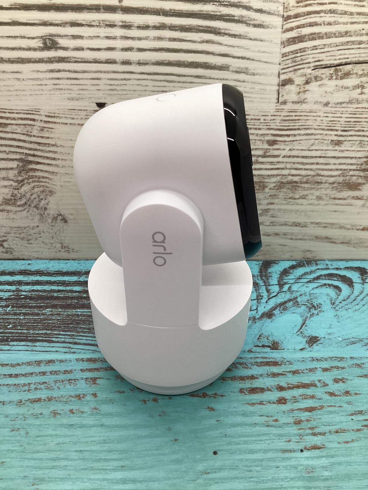 Arlo Essential Indoor Pan Tilt Security Camera 2K (2025 Release) - Wired Plug-in Power, Person Recognition, Animal Detection, Animated Preview, 1-Month Secure Plan, Auto Motion Tracking, 1 Cam, White Customer Review Arlo Essential Indoor Pan Tilt Security Camera 2K (2025 Release) - Wired Plug-in Power, Person Recognition, Animal Detection, Animated Preview, 1-Month Secure Plan, Auto Motion Tracking, 1 Cam, White - Customer Photo 2