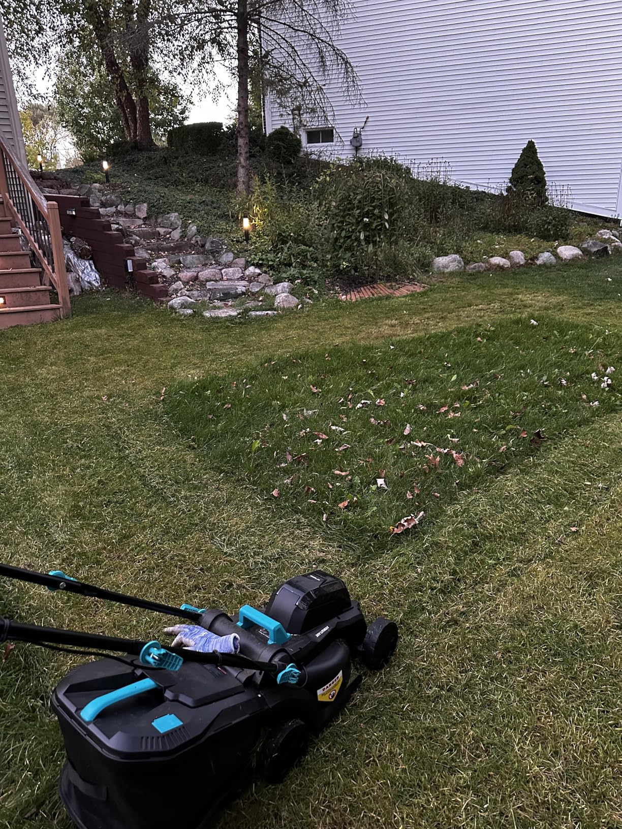 Electric Lawn Mower with Brushless Motor, 20V 13.2 inch Cordless Lawn Mower with 5-Position Cutting Height Adjustment, 2x4.0Ah Battery and Charger Included - Customer Photo 1