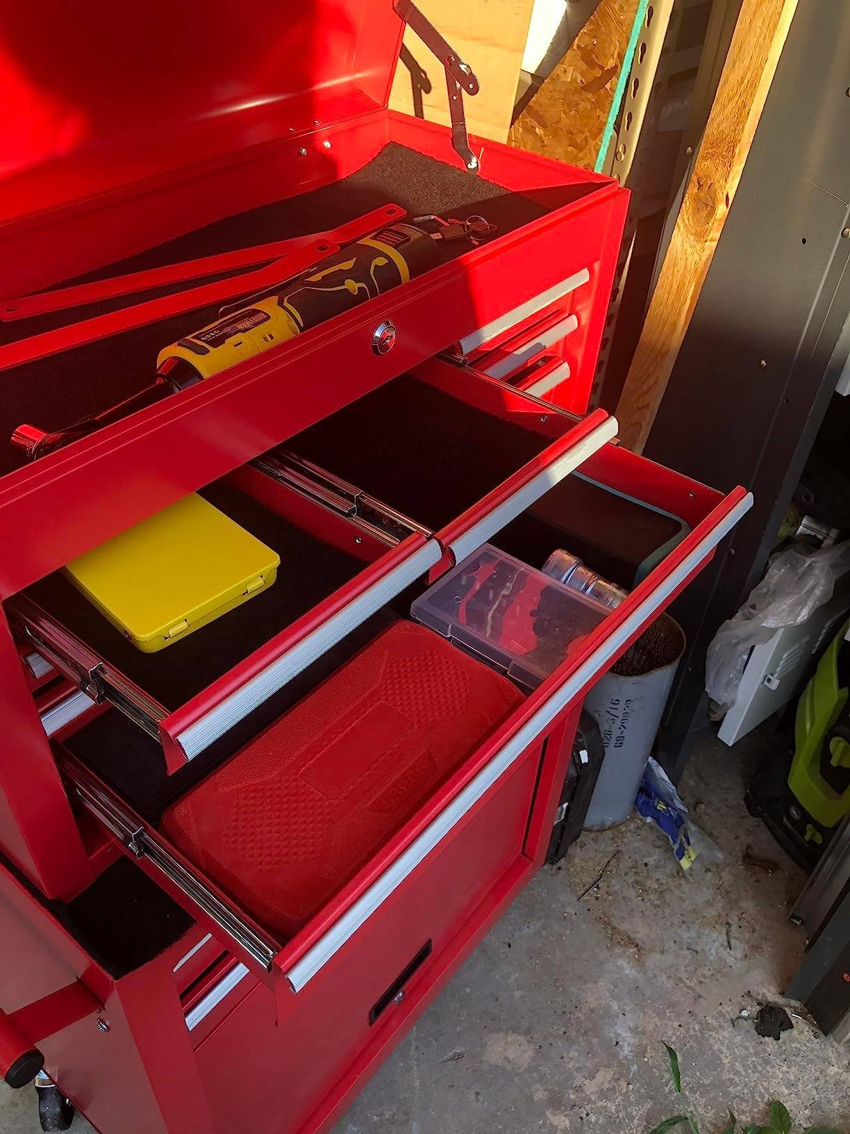 Bonusall 8 Drawer Rolling Tool Chest and Cabinet Combo,Heavy-Duty Metal Garage Tool Chest with Wheels and 2 Doors,2-in-1 Top Box and Roller Cabinet Combo for Garage, Workshop, Warehouse-Black customer photo 2