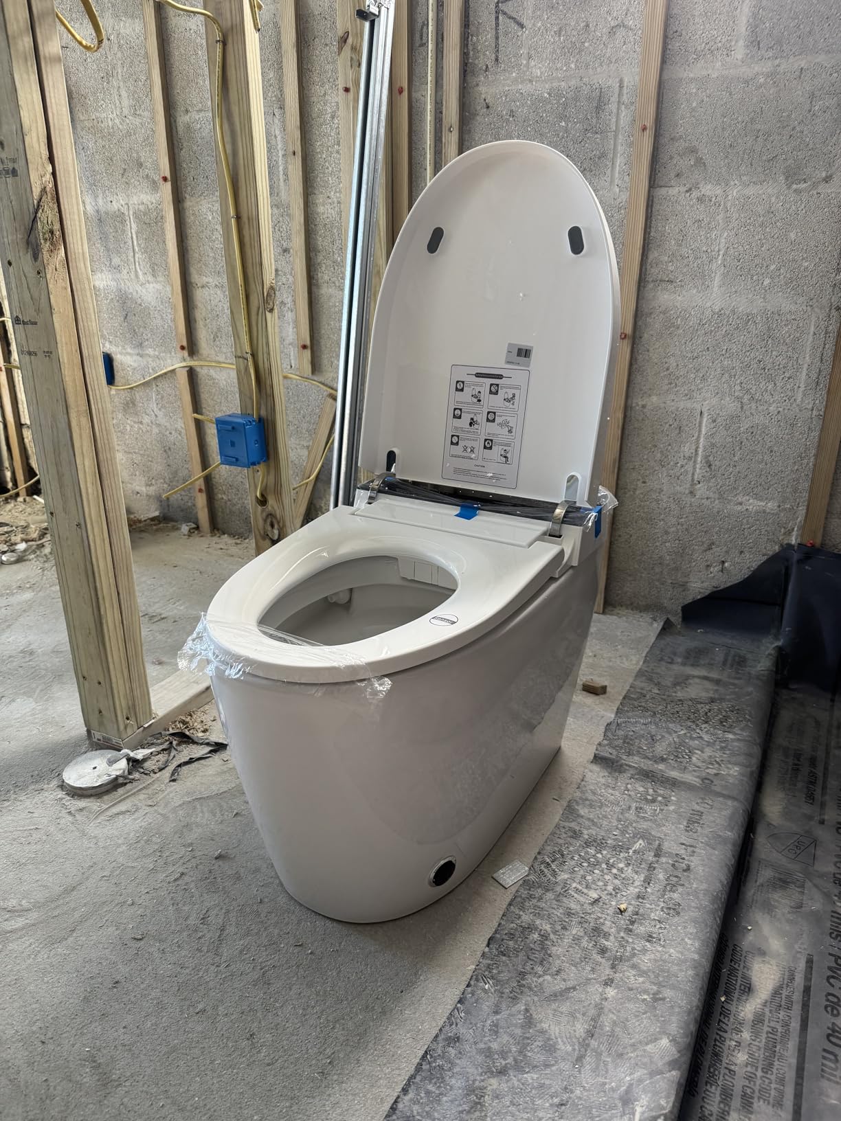 Smart Toilet with Bidet Built in Heated Seat, Smart Tankless Toilet with Warm Water and Dryer, Fahrenheit LED Display, Auto Flush, Foot Sensor - Customer Photo 1