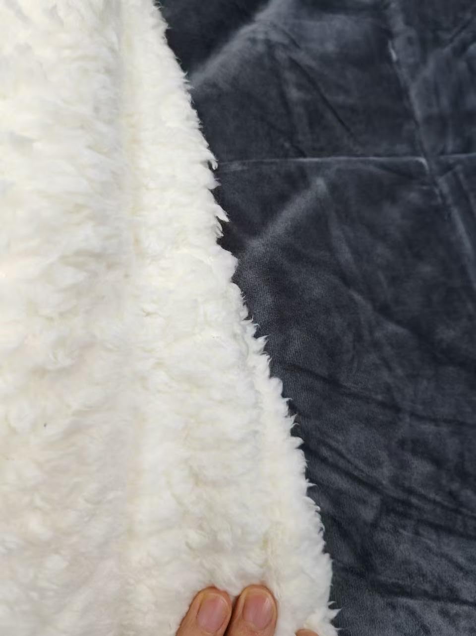 Fluffy Sherpa Queen Comforter Set 3 Pieces, Thick Reversible Down Alternative Fleece Comforter & 2 Pillow Shams,Super Soft Micromink Winter Warm Plush Bedding Comforter Sets (Black,Queen) - Customer Photo 1