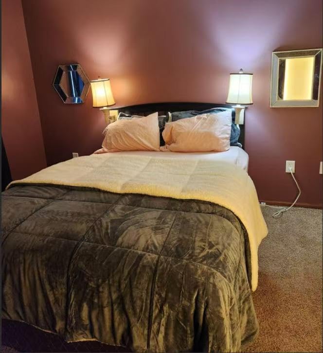 Fluffy Sherpa Queen Comforter Set 3 Pieces, Thick Reversible Down Alternative Fleece Comforter & 2 Pillow Shams,Super Soft Micromink Winter Warm Plush Bedding Comforter Sets (Black,Queen) - Customer Photo 3