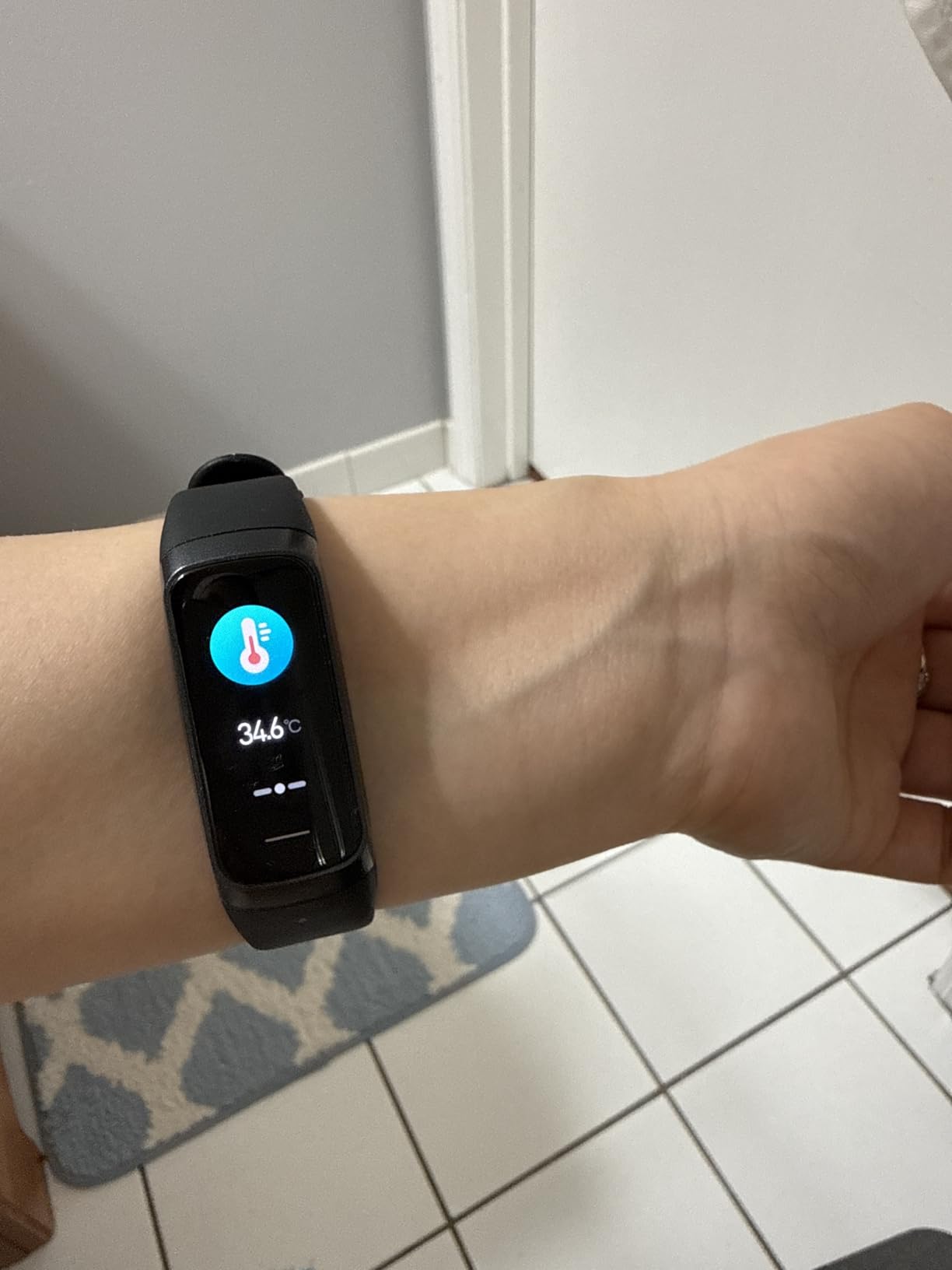 Fitness Tracker with 24/7Heart Rate, Blood Pressure, Sleep Tracking, Calorie, Activity Tracker with 1.1