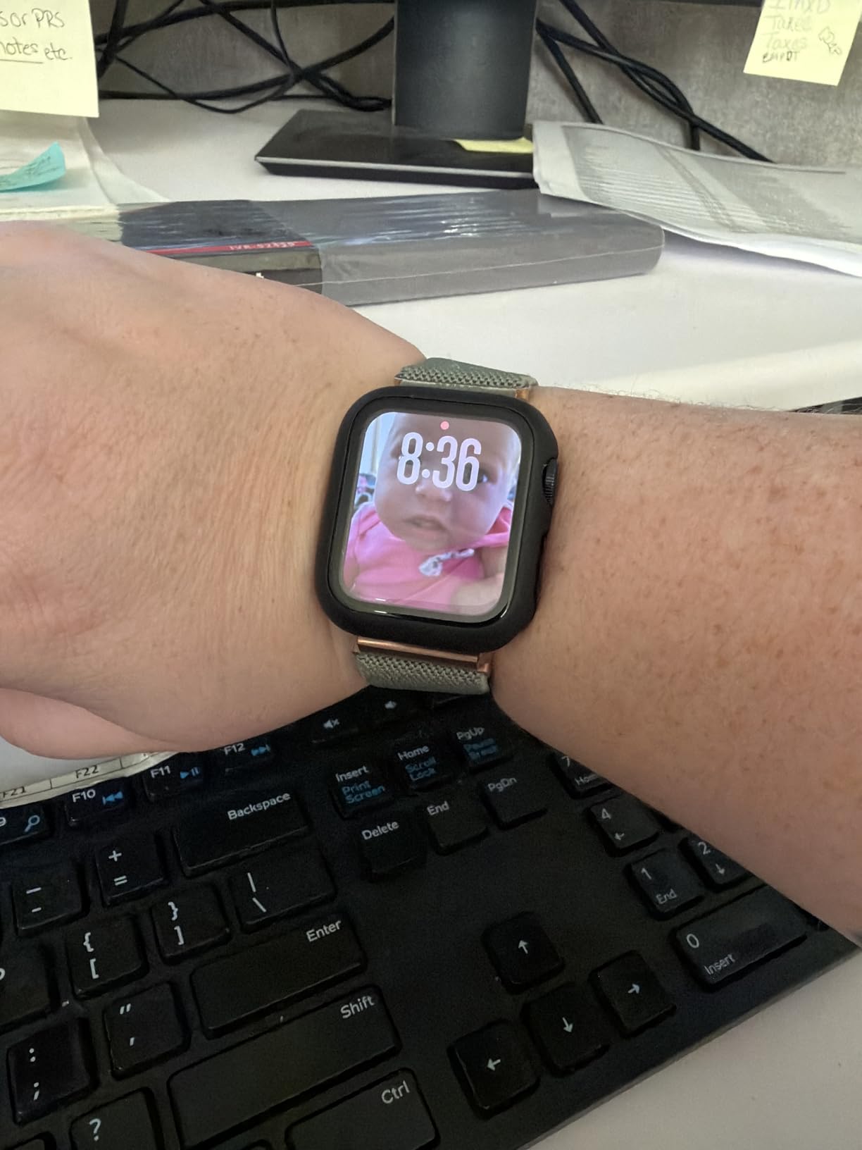 Apple Watch SE 3 [GPS 40mm] Smartwatch with Starlight Aluminum Case with Starlight Sport Band - S/M. Fitness and Sleep Trackers, Heart Rate Monitor, Always-On Display, Water Resistant - Customer Photo 2