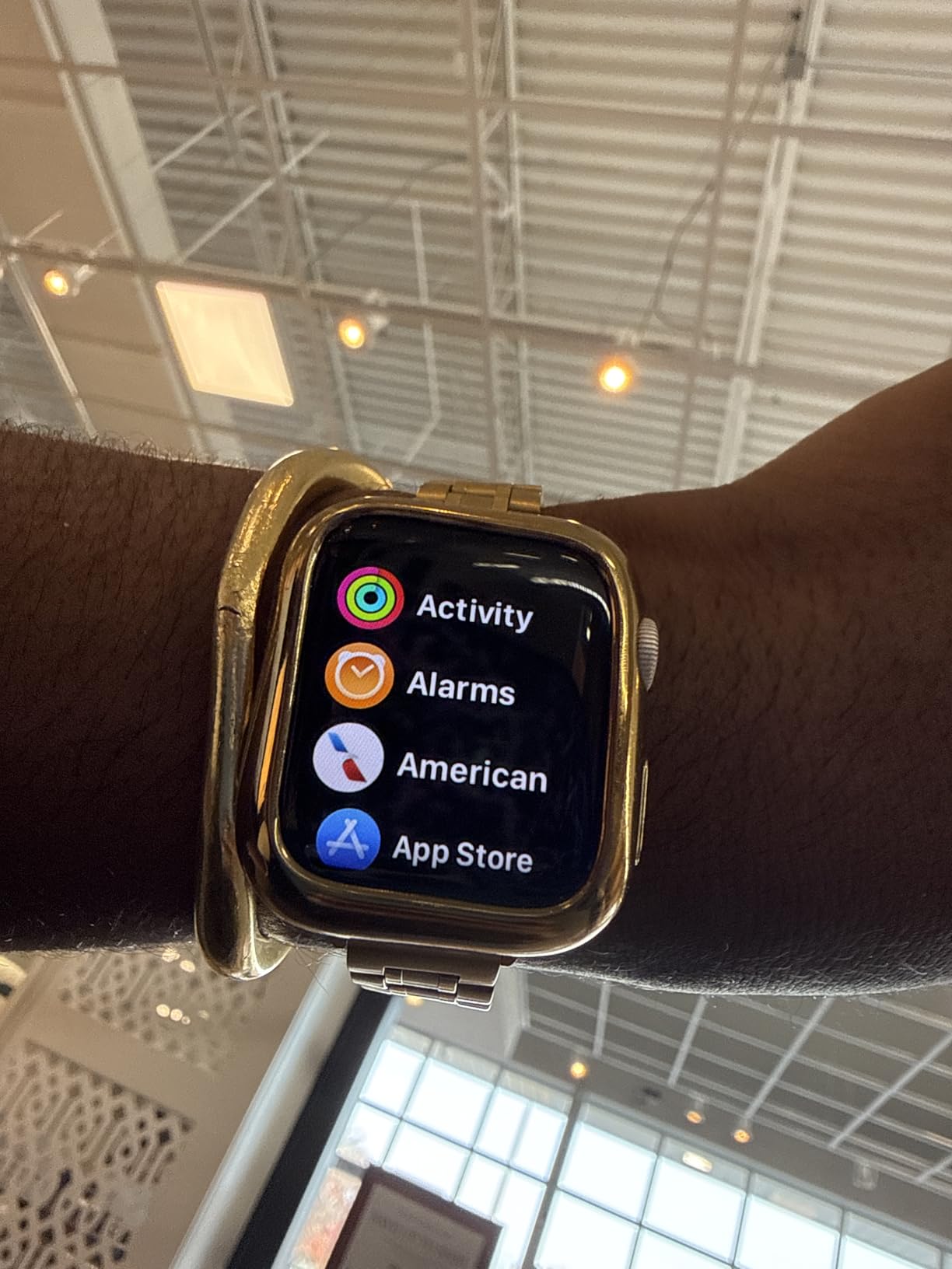 Apple Watch SE 3 [GPS 40mm] Smartwatch with Midnight Aluminum Case with Midnight Sport Band - S/M. Fitness and Sleep Trackers, Heart Rate Monitor, Always-On Display, Water Resistant - Customer Photo 2