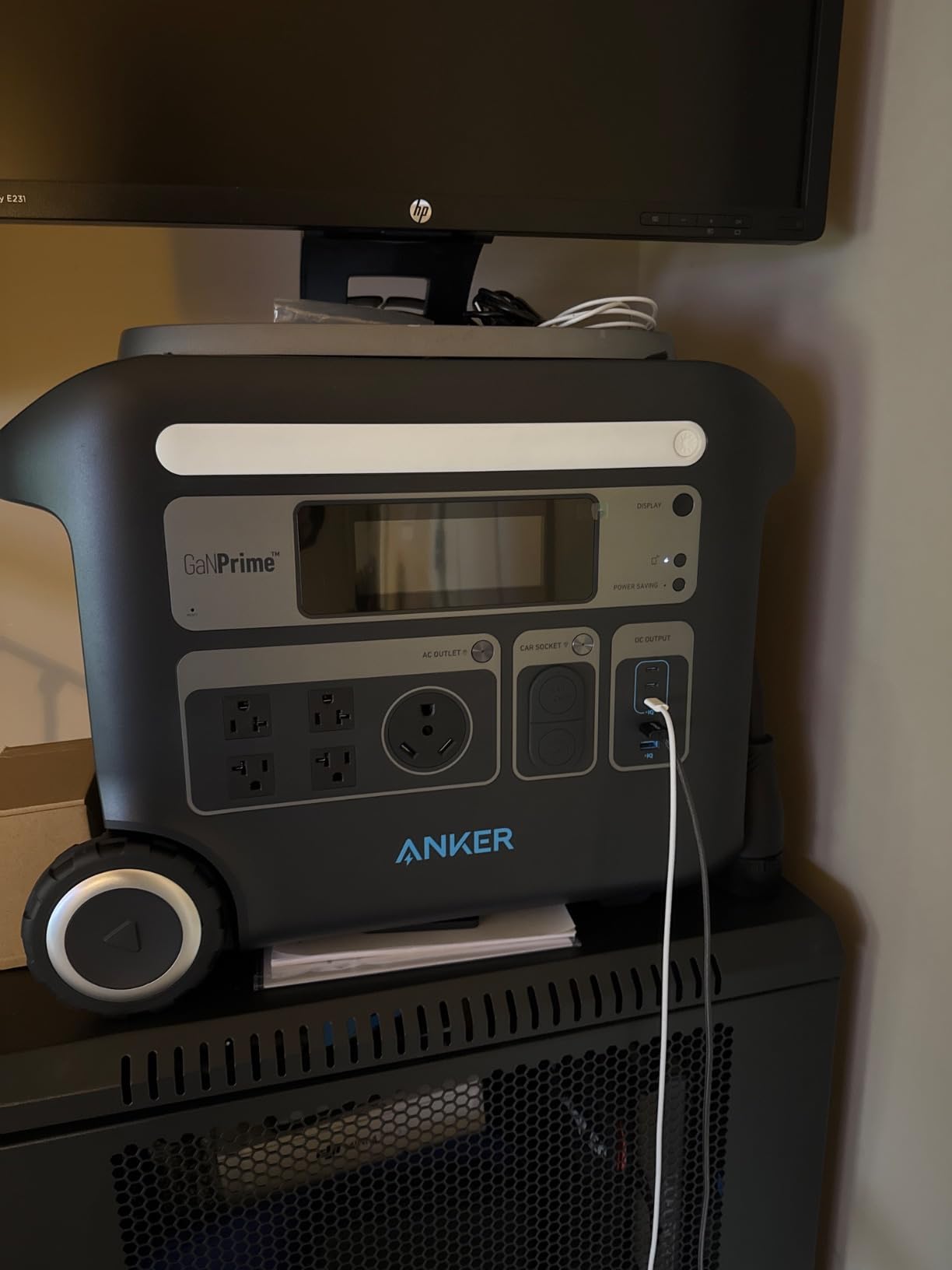 Anker SOLIX C2000 Gen 2 Portable Power Station, 2,400W (Peak 4,000W) Solar Generator, Full Charge in 58 Min, 2048wh LiFePO4 Battery for Home Backup, Power Outages, and Camping (Optional Solar Panel) - Customer Photo 1