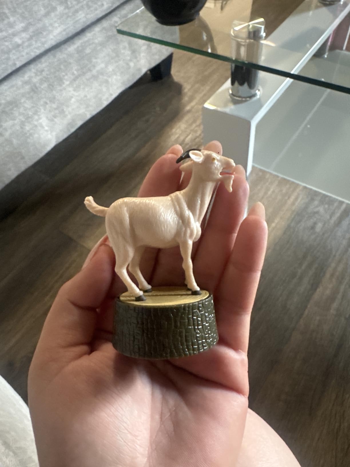 The Screaming Goat (Book & Figure) Customer Review The Screaming Goat (Book & Figure) - Customer Photo 2