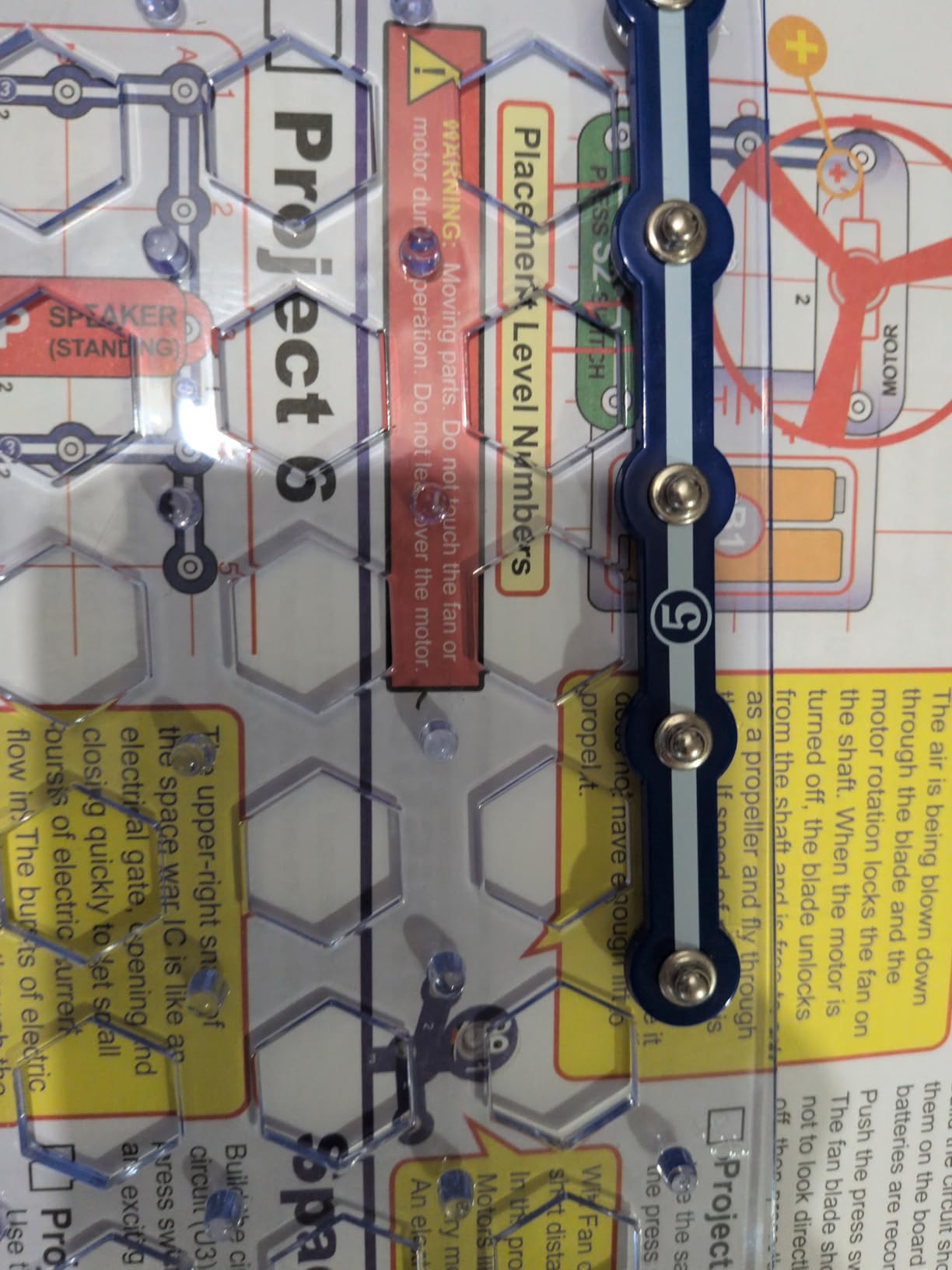 Snap Circuits Jr. SC-100 Electronics Exploration Kit, Over 100 Projects, Full Color Project Manual, 28 Parts, STEM Educational Toy for Kids 8+ - Customer Photo 1