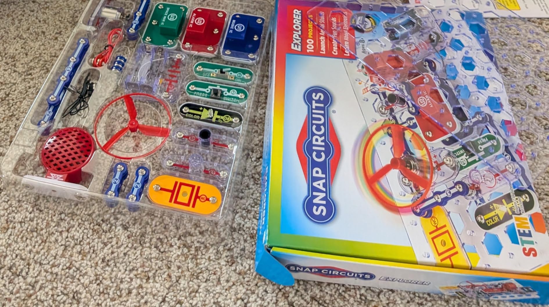 Snap Circuits Jr. SC-100 Electronics Exploration Kit, Over 100 Projects, Full Color Project Manual, 28 Parts, STEM Educational Toy for Kids 8 + - Customer Photo 2