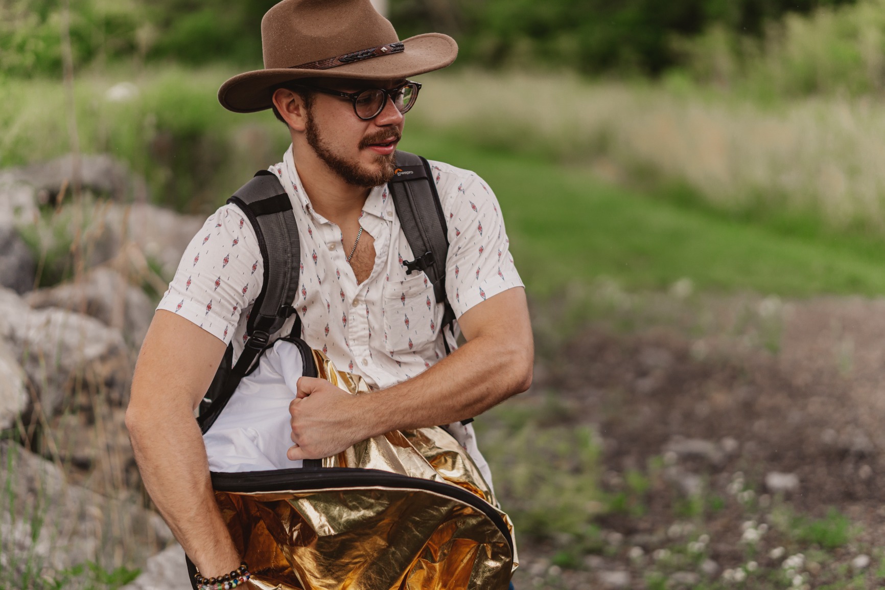 NEEWER 43 Inch/110 Centimeter Light Reflector Diffuser 5 in 1 Collapsible Multi Disc with Bag - Translucent, Silver, Gold, White, and Black for Studio Photography Lighting Outdoor - Customer Photo 2