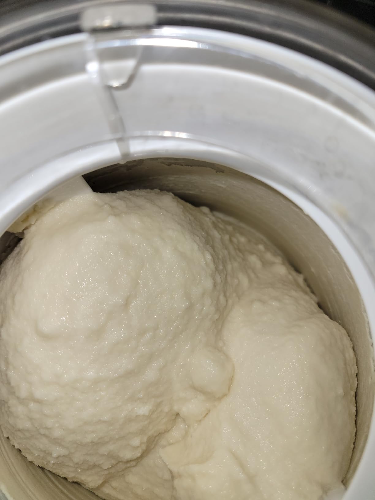 Cuisinart Ice Cream Maker Machine, 1.5 Quart Double Insulated Machine, Sorbet and Frozen Yogurt Maker, Ready in 20 Minutes, ICE-21P1, White - Customer Photo 2