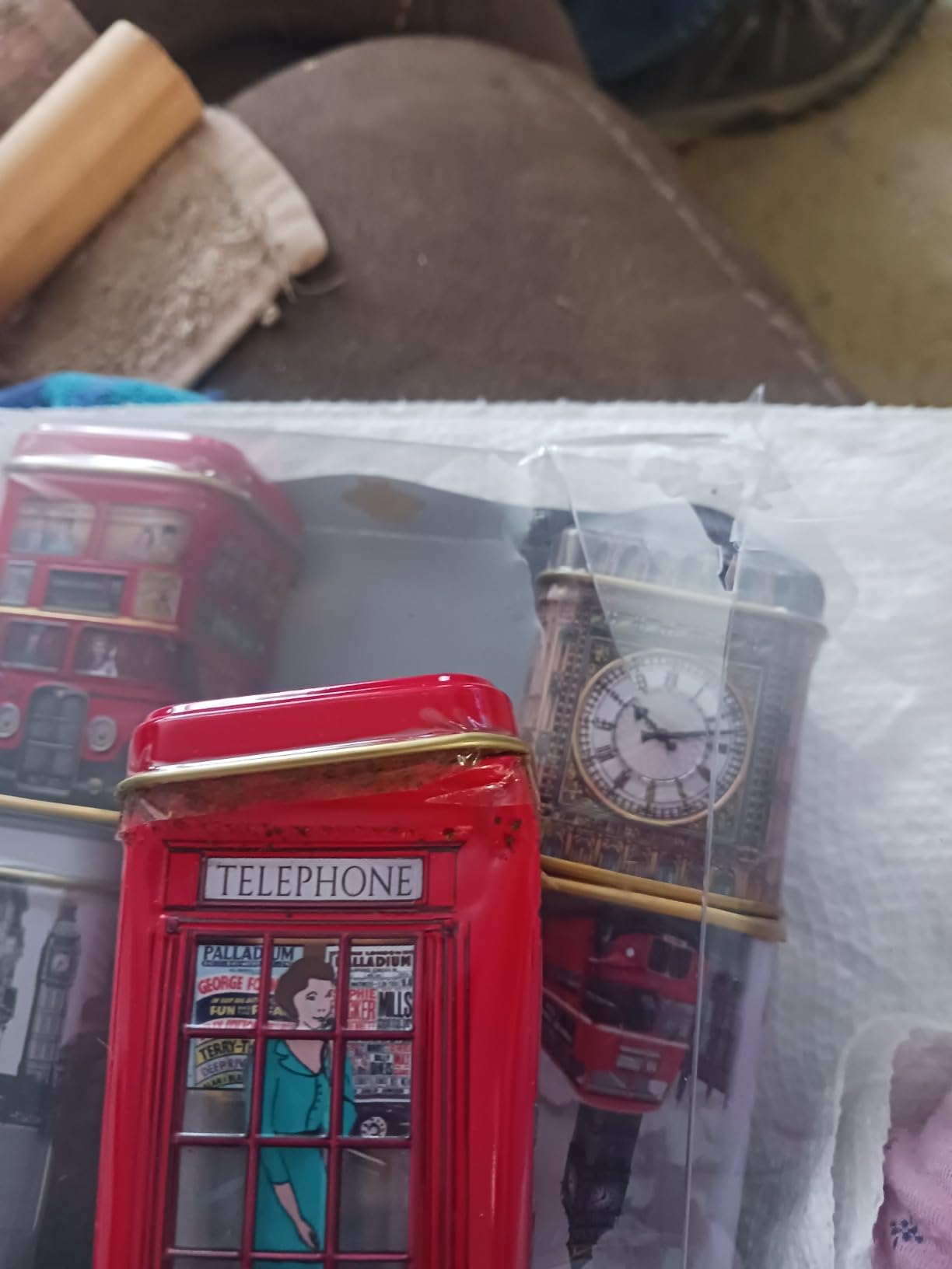 London Icons 3x Mini Tea Tins with Fine English Loose Tea (Big Ben, Red London Bus, Telephone Box) - Customer Photo 1