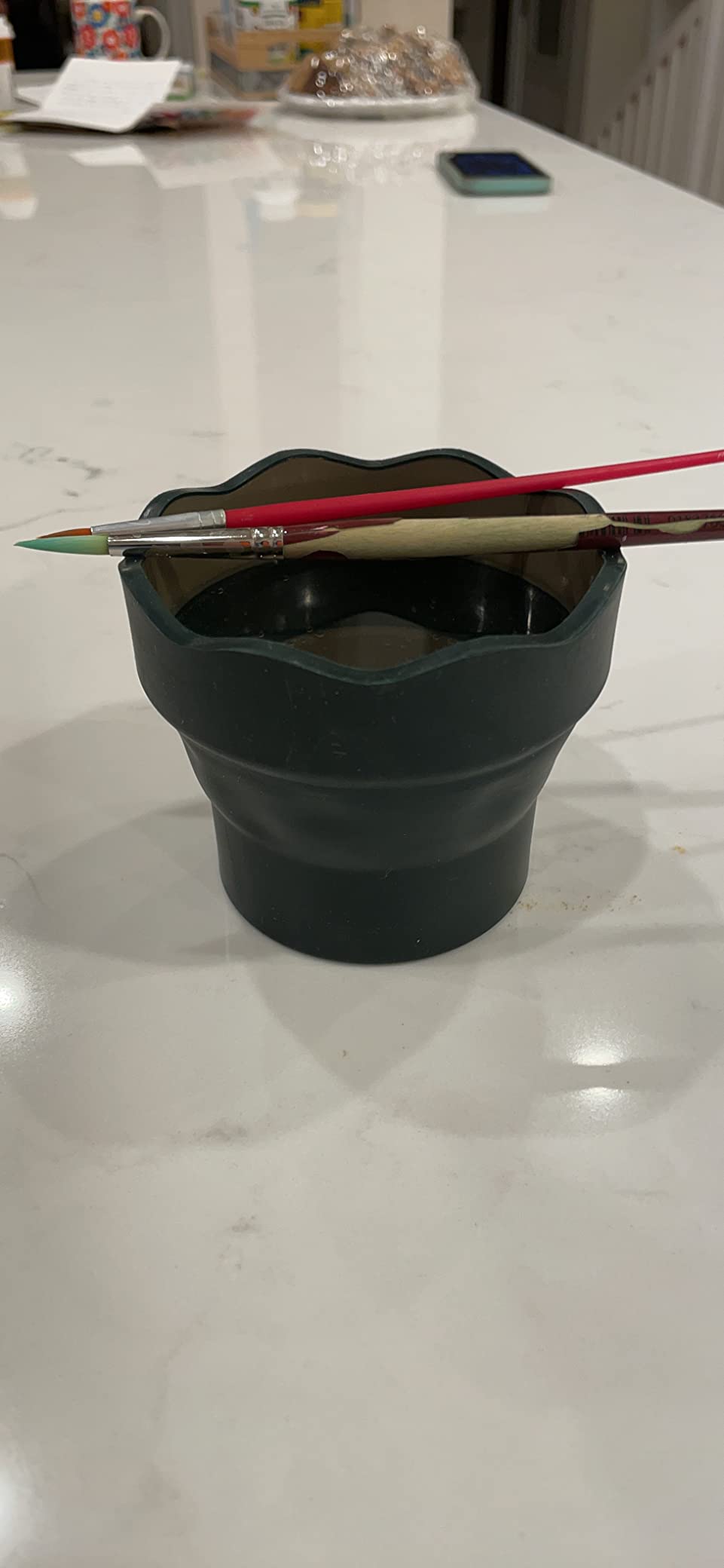 Faber-Castell Clic & Go Artist Water Cup, Dark Green - Travel-Friendly Collapsible Brush Cleaner Tool with Brush Stand, Scalloped Rim, Non-Slip Base, Portable Palette & Rinser Customer Review Faber-Castell Clic & Go Artist Water Cup, Dark Green - Travel-Friendly Collapsible Brush Cleaner Tool with Brush Stand, Scalloped Rim, Non-Slip Base, Portable Palette & Rinser - Customer Photo 1