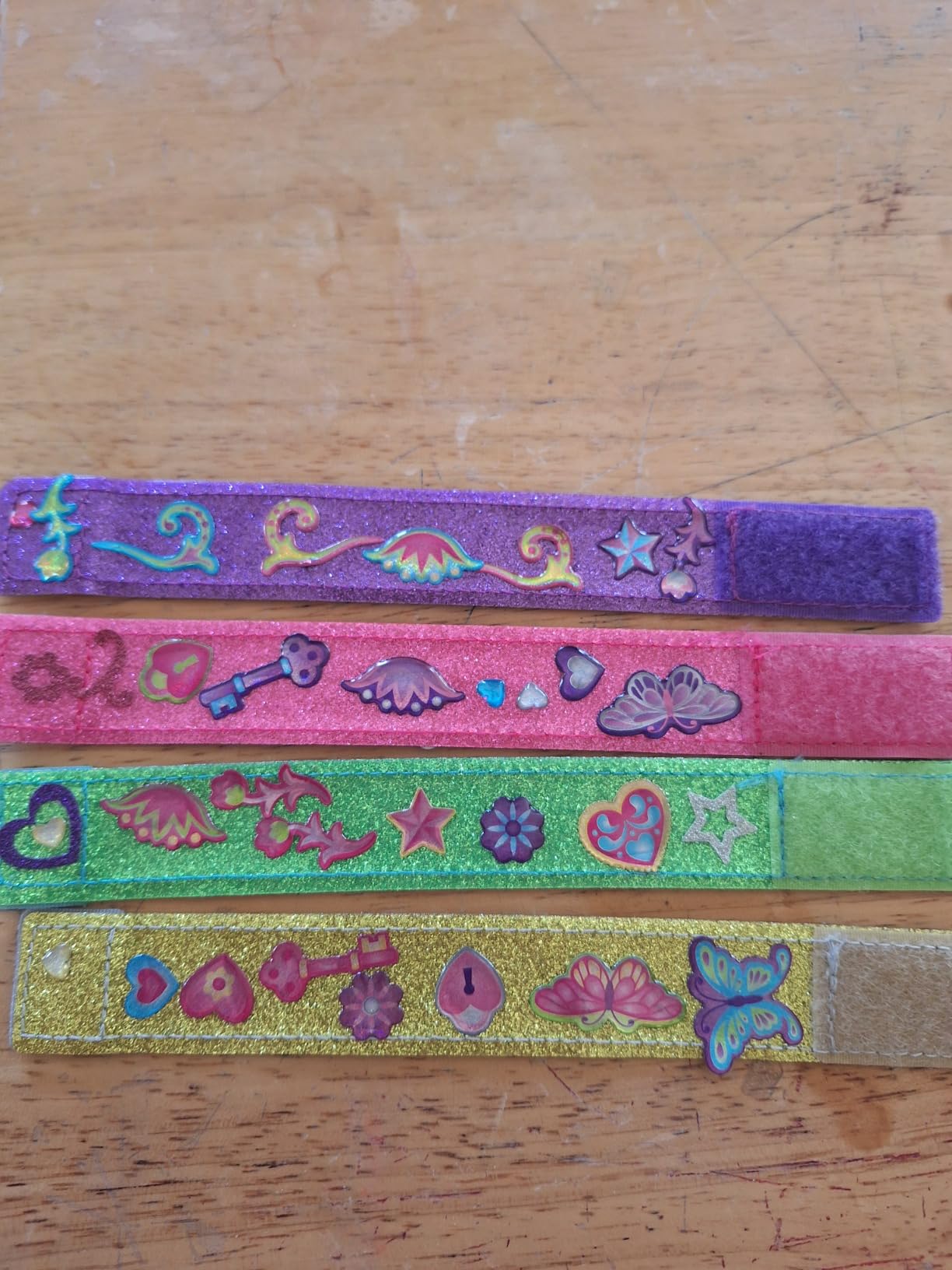 Melissa & Doug Design-Your-Own Bracelets with 100+ Sparkle Gem & Glitter Stickers, Kids Snap Bracelets, Stickers & Jewelry Crafts, Preschool Toys for Girls & Boys Ages 4+ - Customer Photo 2