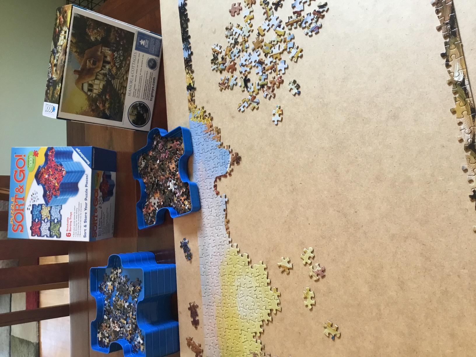 Ravensburger - Sort and Go - Jigsaw Puzzle Accessory - Sturdy Stacking Trays for Sorting Pieces - Premium Quality - Ideal Gift for Enthusiasts - Black - Can Hold Up to 1000 Pieces - Customer Photo 2