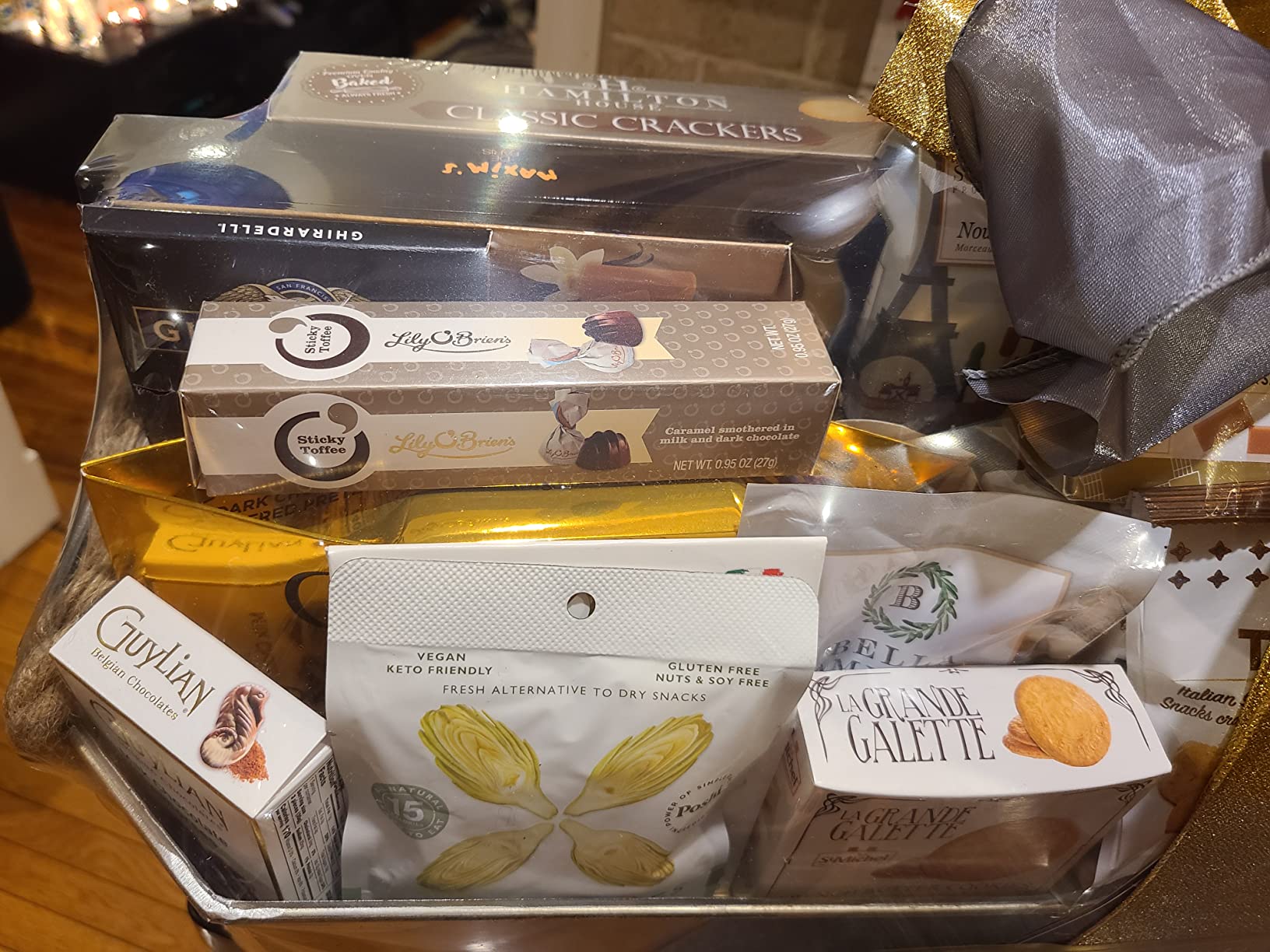 The V.I.P. Gourmet Gift Basket by Wine Country Gift Baskets - Almond,Honey,Sweet - Customer Photo 1