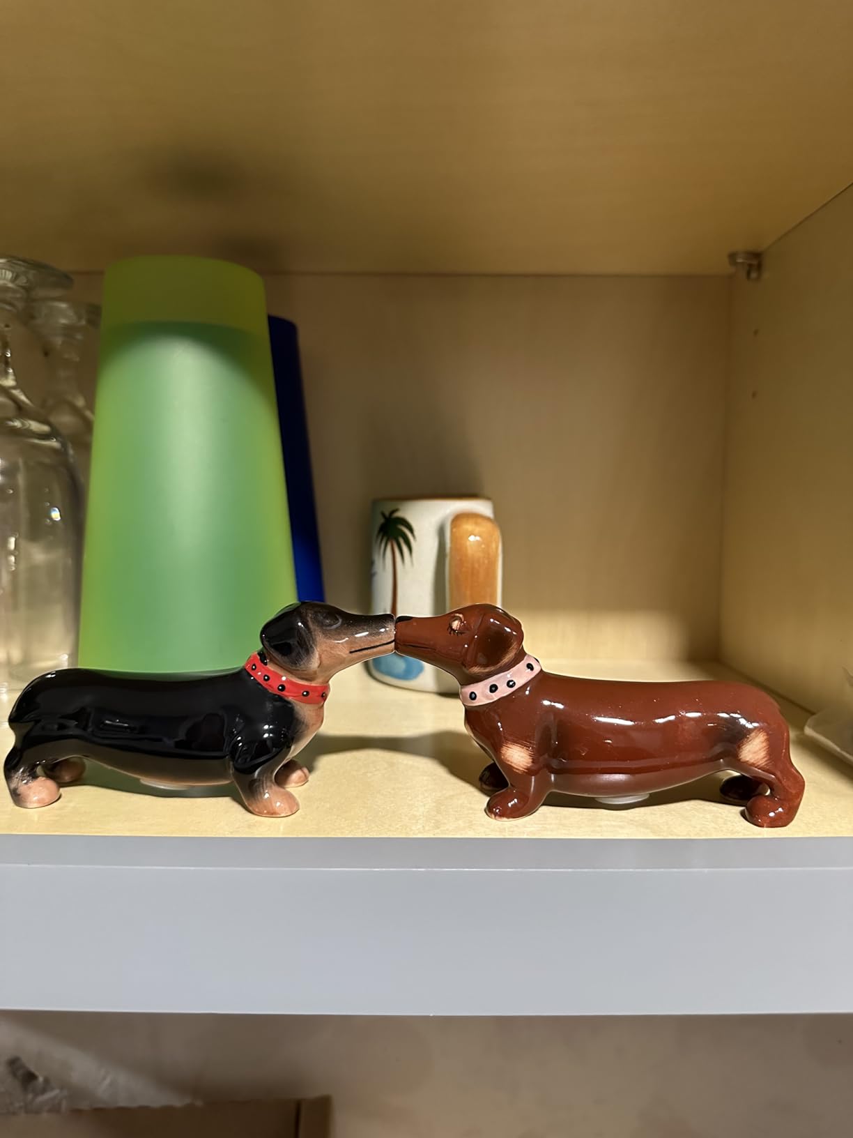 Pacific Giftware Loveable Cute Kissing Dachshunds Salt & Pepper Shakers Set - Customer Photo 2