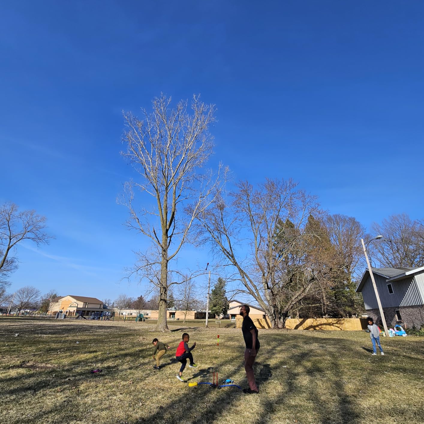 Stomp Rocket Original Dueling Rocket Launcher for Kids, 8 Rockets - Fun Backyard & Outdoor Kids Toys Gifts for Boys & Girls -Toy Foam Blaster Set Soars 200ft - Multi-Player Launcher Stand - Customer Photo 1