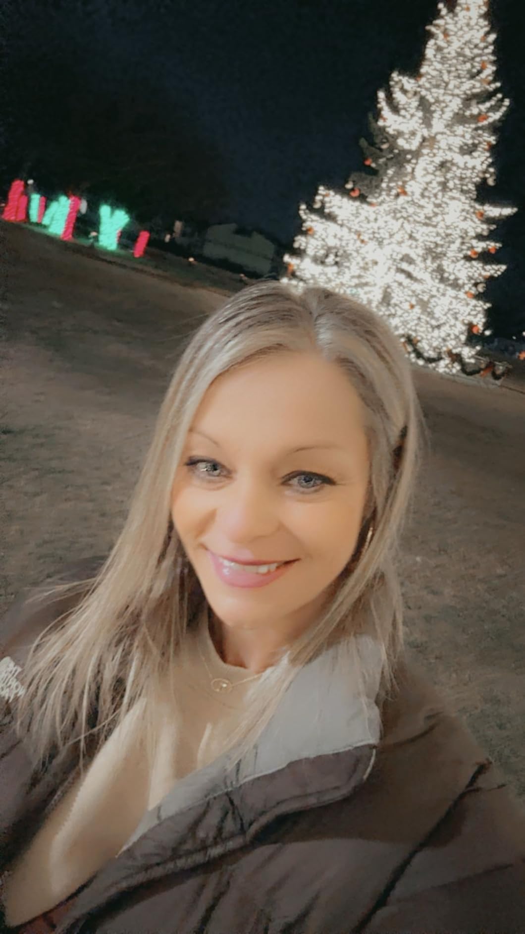 Kendra Scott Elisa Pendant Necklace for Women, Fashion Jewelry, 14k Gold-Plated - Customer Photo 2