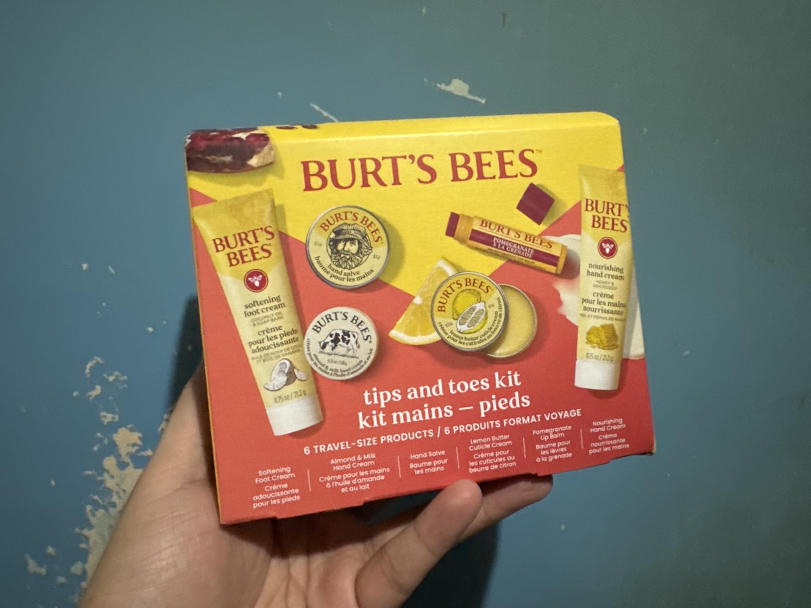 Burt's Bees Gifts Ideas - Classics Set, 6 Products in Giftable Tin – Cuticle Cream, Hand Salve, Lip Balm, Res-Q Ointment, Hand Repair and Foot Cream - Customer Photo 2