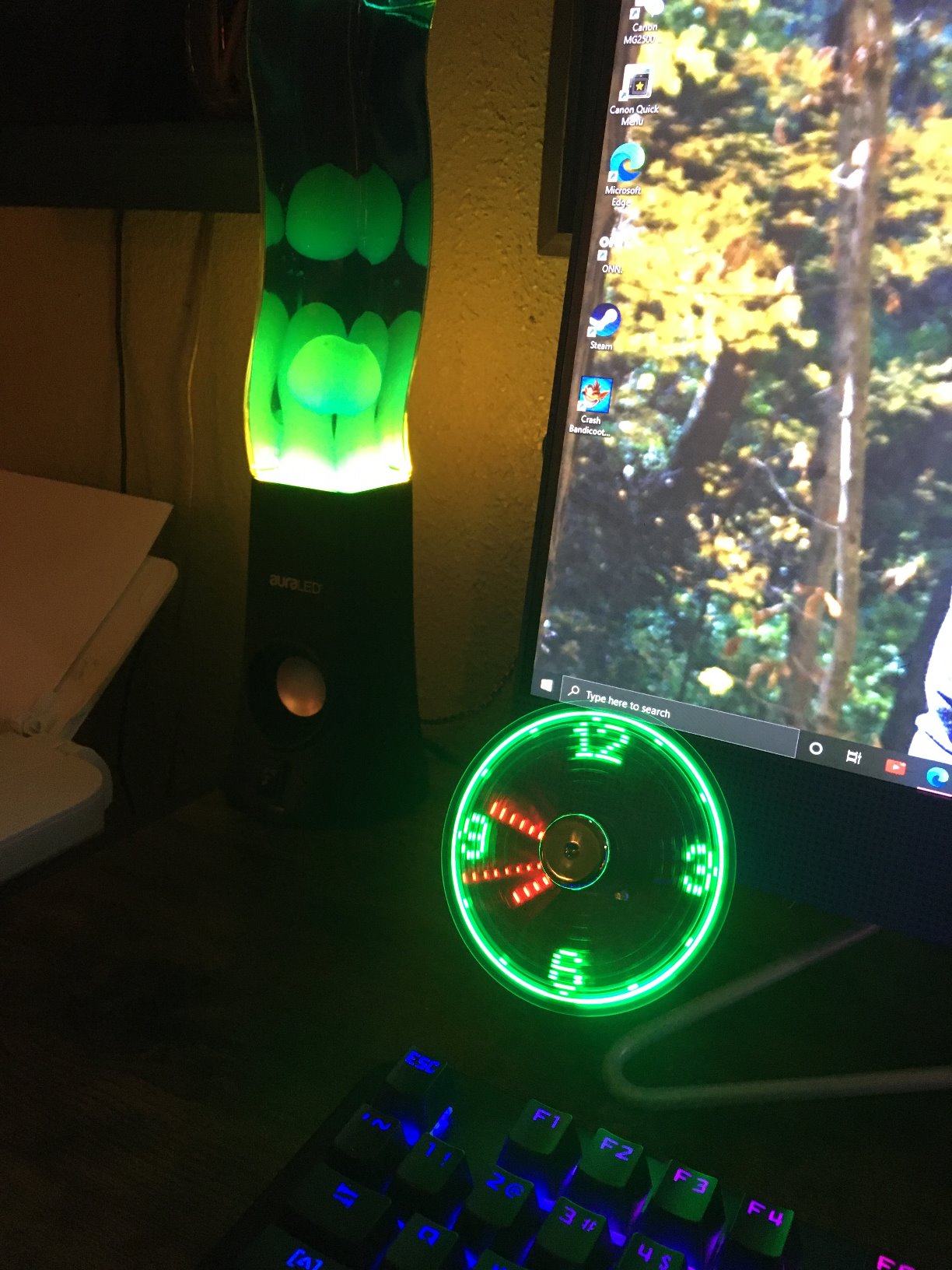 ONXE LED USB Clock Fan with Real Time Display Function,Stocking Stuffers for Men Christmas Gadgets,Father's Day Gifts,1 Year Warranty - Customer Photo 3