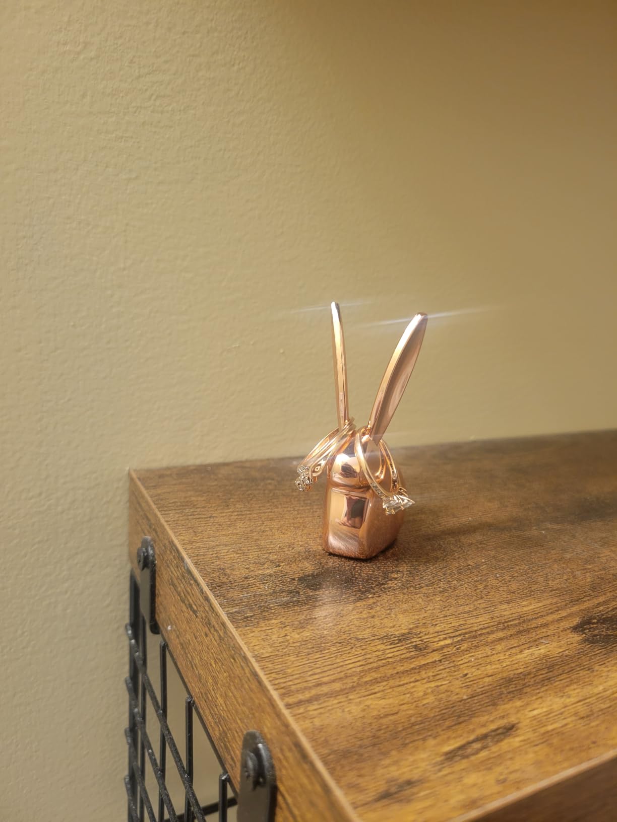 Umbra ANIGRAM BUNNY RING HLDR COPPER Customer Review Umbra ANIGRAM BUNNY RING HLDR COPPER - Customer Photo 1