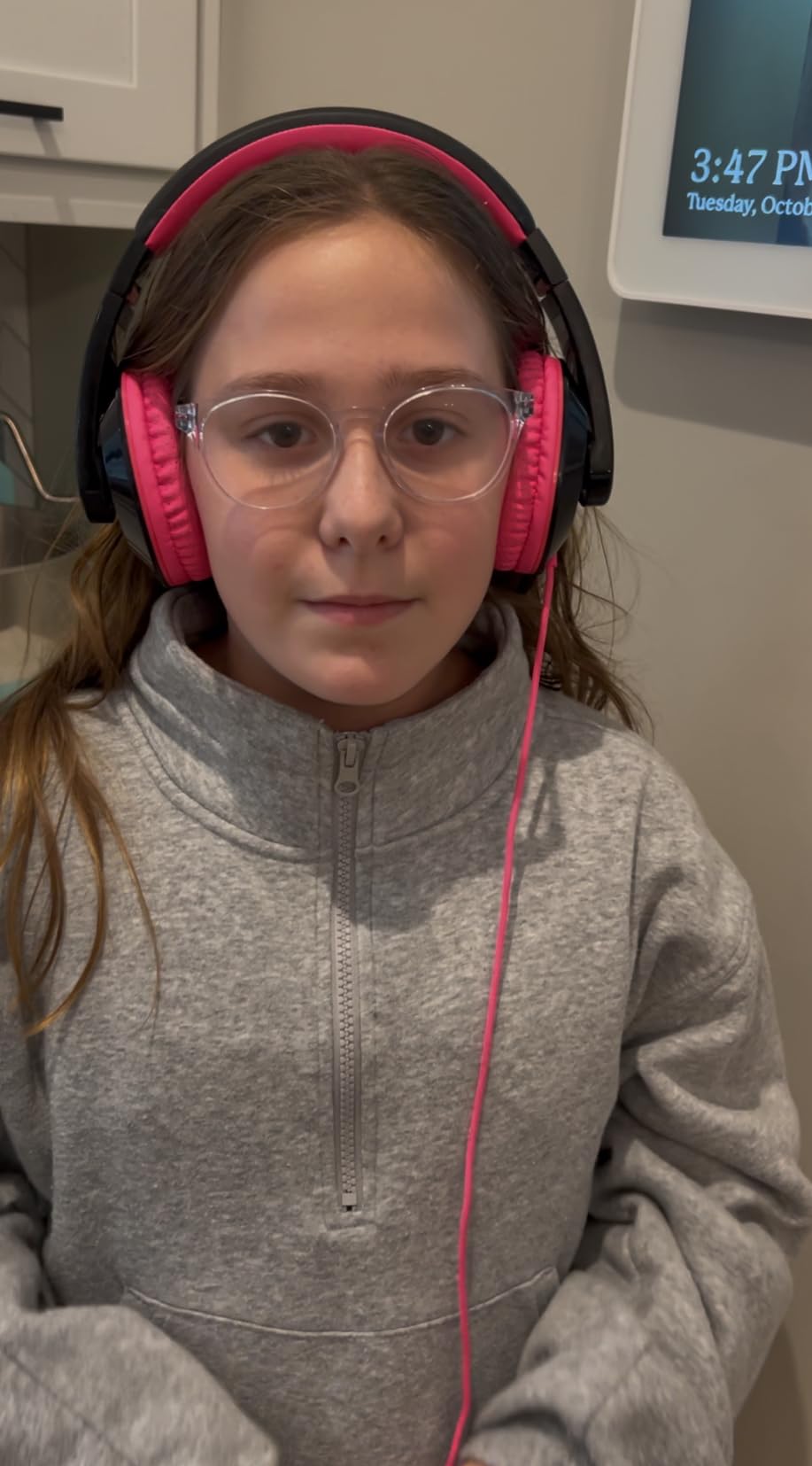 rockpapa Comfort Kids Headphones for School, Lightweight Childrens Boys Girls Teens Over-Ear Headphones Wired 3.5mm for CD DVD Player Tablet Phone Travel Black/Red Customer Review rockpapa Comfort Kids Headphones for School, Lightweight Childrens Boys Girls Teens Over-Ear Headphones Wired 3.5mm for CD DVD Player Tablet Phone Travel Black/Red - Customer Photo 1