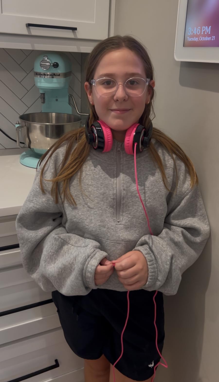 rockpapa Comfort Kids Headphones for School, Lightweight Childrens Boys Girls Teens Over-Ear Headphones Wired 3.5mm for CD DVD Player Tablet Phone Travel Black/Red Customer Review rockpapa Comfort Kids Headphones for School, Lightweight Childrens Boys Girls Teens Over-Ear Headphones Wired 3.5mm for CD DVD Player Tablet Phone Travel Black/Red - Customer Photo 2