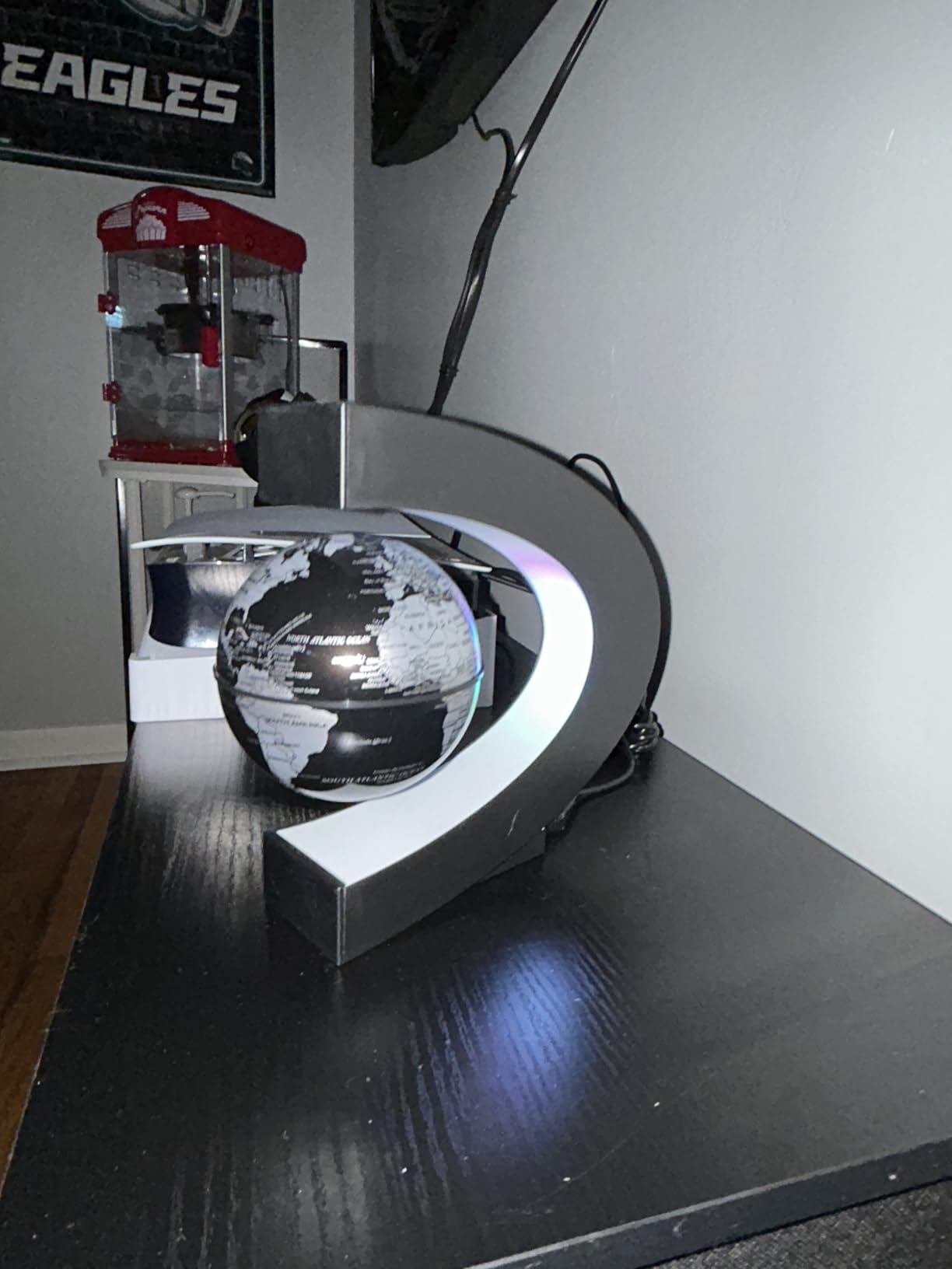 Magnetic Levitating Globe with LED Light, Cool Tech Gift for Men Father Boys and Girls , Birthday Gifts for Kids, Floating Globes World Desk Gadget Decor in Office Home/Display Frame Stand - Customer Photo 2