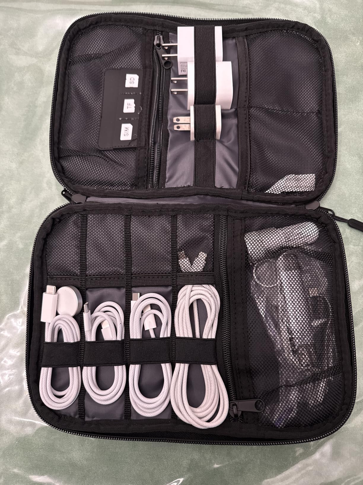 BAGSMART Large Electronics Travel Organizer Case, Tech Accessories Cord Storage Bag for Phone, Power Bank, SD Card, Cables, Black Customer Review BAGSMART Large Electronics Travel Organizer Case, Tech Accessories Cord Storage Bag for Phone, Power Bank, SD Card, Cables, Black - Customer Photo 1