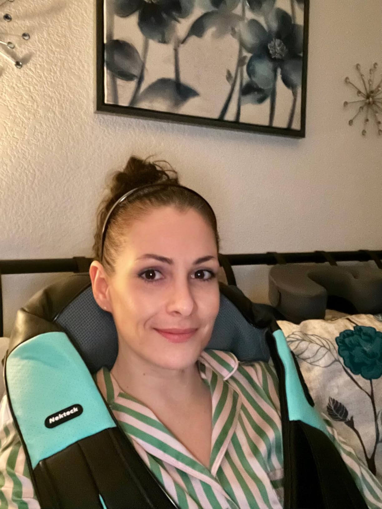 Nekteck Shiatsu Neck Massager for Pain Relief Deep Tissue with Heat, 3D Kneading Massage Pillow Back Shoulder Massagerfor Body Muscle, Plug-in Use for Home Office Car, Gifts for Mom Dad Him Her - Customer Photo 2