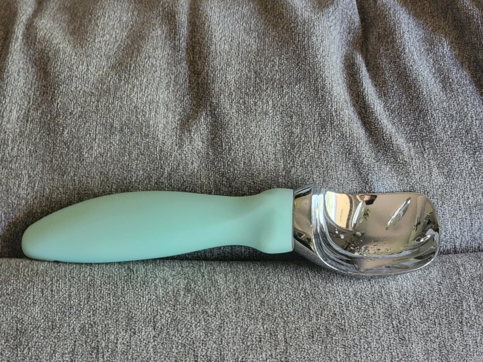 Spring Chef Heavy Duty Ice Cream Scoop with Comfortable Handle - Professional Ice Cream Scooper for Gelato, Sorbet, Cookie Dough, Melon, Frozen Yogurt - Dishwasher Safe Metal Kitchen Tool - Black - Customer Photo 4