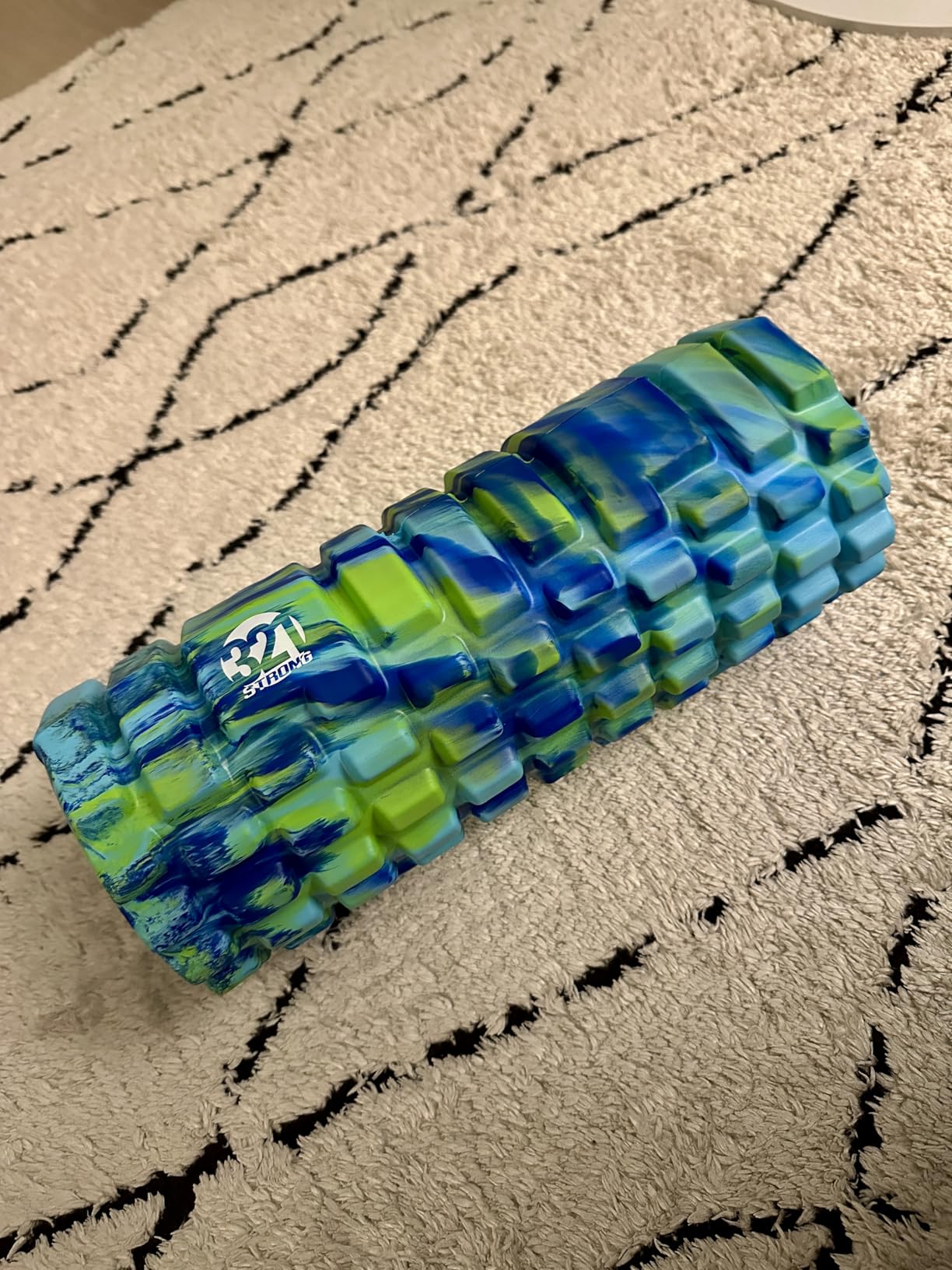 321 STRONG Foam Roller - Medium Density Deep Tissue Massager for Muscle Massage and Myofascial Trigger Point Release, with 4K eBook - Customer Photo 1