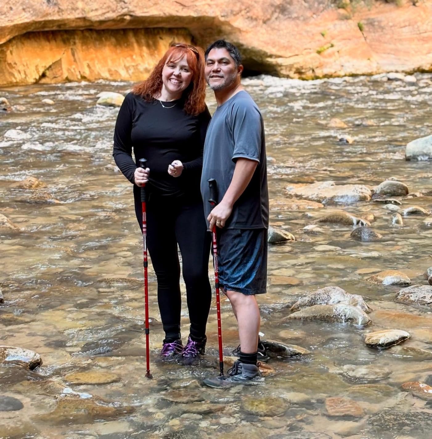 Aihoye Hiking Trekking Poles, 2 Pack Collapsible, Lightweight, Anti Shock, Walking Sticks, Adjustable Hiking Pole for Men and Women - Customer Photo 2