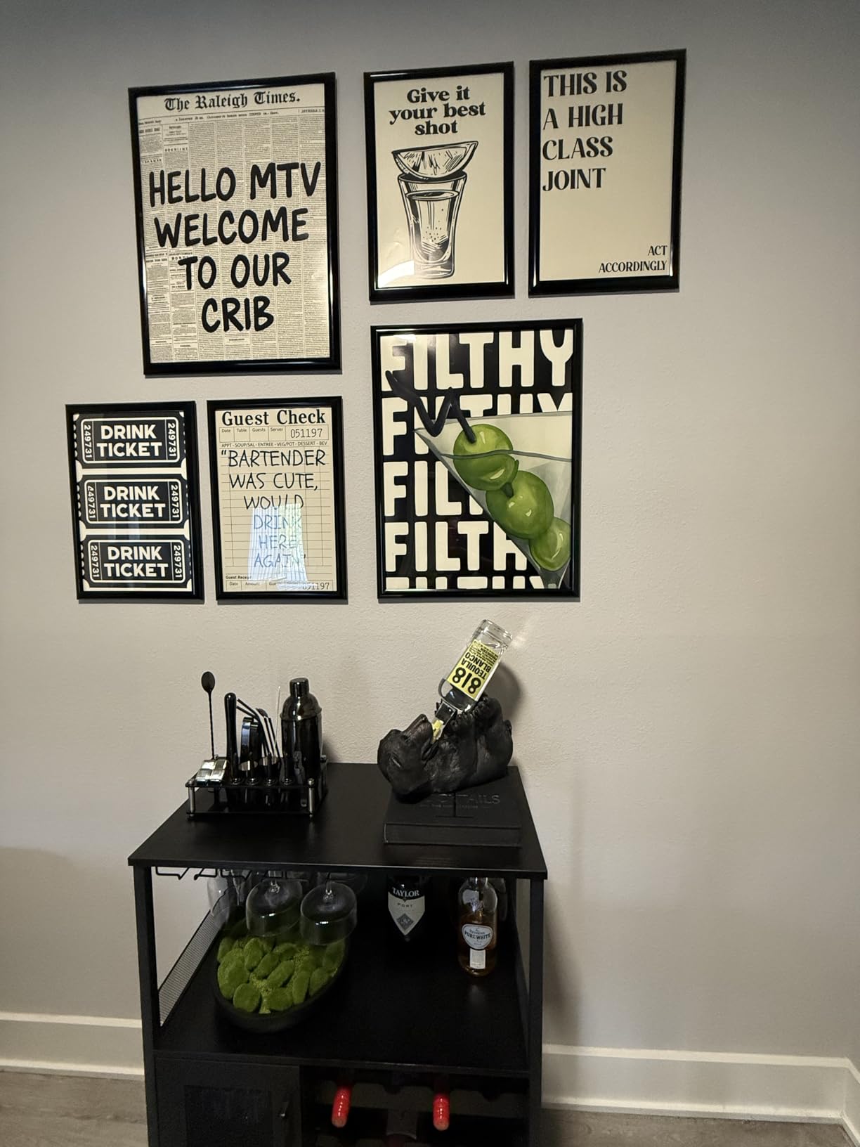 True Flirty Flamingo Polyresin Wine Bottle Holder, Perfect for Kitchen Decor, Wine Accessories, Wine Bar Decor, Holds 1 Standard Wine Bottle, Set of 1 Customer Review True Flirty Flamingo Polyresin Wine Bottle Holder, Perfect for Kitchen Decor, Wine Accessories, Wine Bar Decor, Holds 1 Standard Wine Bottle, Set of 1 - Customer Photo 1