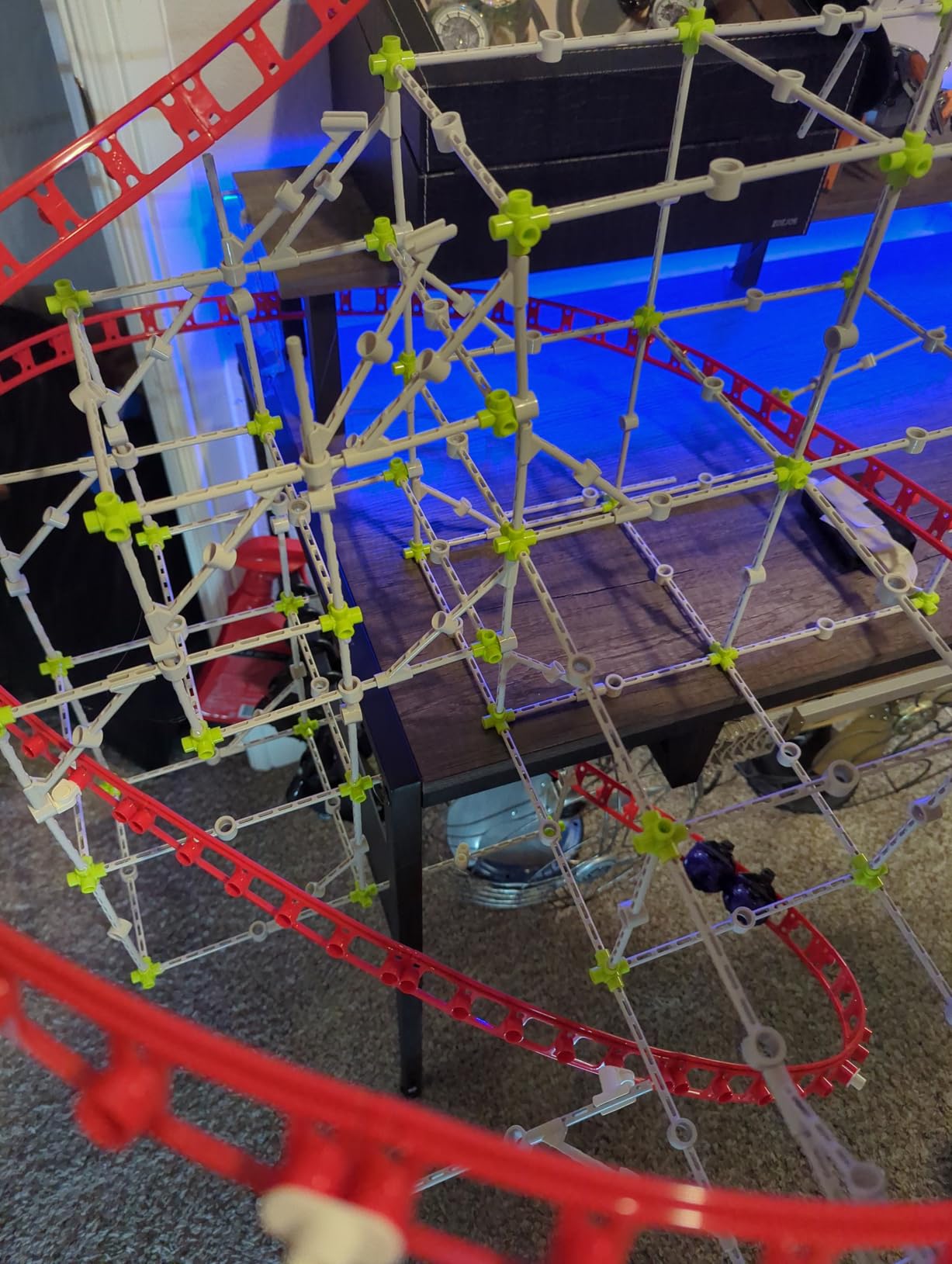 Thames & Kosmos Structural Engineering: Bridges & Skyscrapers | Science & Engineering Kit | Build 20 Models | Learn about Force, Load, Compression, Tension | Parents' Choice Gold Award Winner, Blue Customer Review Thames & Kosmos Structural Engineering: Bridges & Skyscrapers | Science & Engineering Kit | Build 20 Models | Learn about Force, Load, Compression, Tension | Parents' Choice Gold Award Winner, Blue - Customer Photo 2