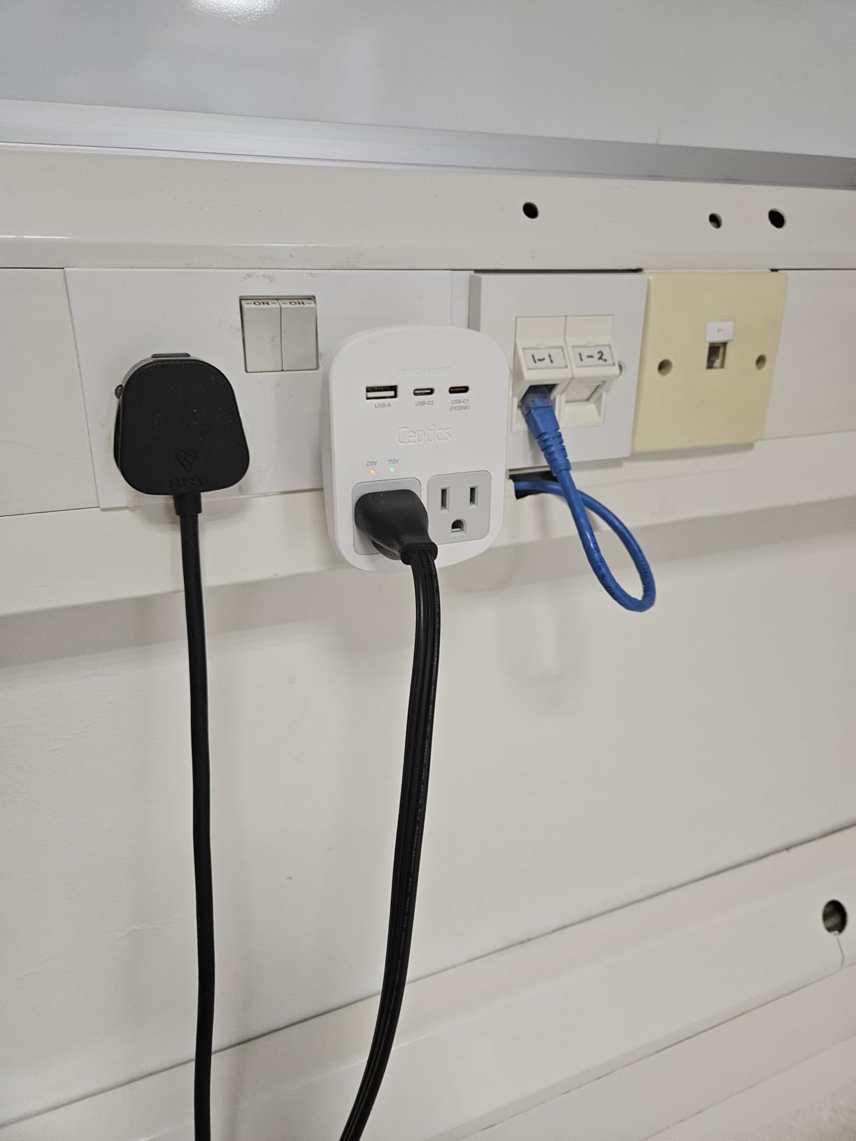 Ceptics 35W Universal Travel Adapter Kit – 2 USA sockets, USB-A, USBC, 1x PD 35W USB-C and USBC Cable, Surge Protected, Plugs for EU, UK, China, AU, Japan - for Laptop, Phone, Camera-ETL Tested - Customer Photo 1