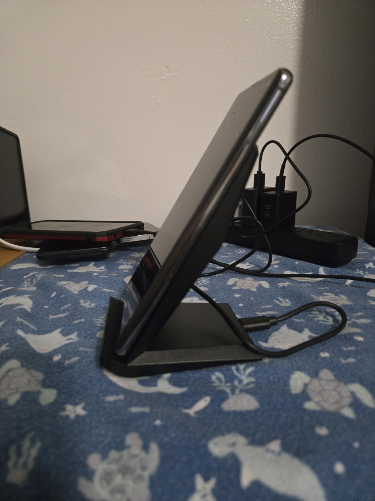 Fast Wireless Charger, NANAMI 15W Qi Certified Wireless Charging Stand Compatible iPhone 17/17 Air/16/15/15 Pro/15 Plus/15 Pro Max/14/13/12, for Samsung Galaxy S25/S24/S23/S22/S21 and Qi-Enabled Phone - Customer Photo 2