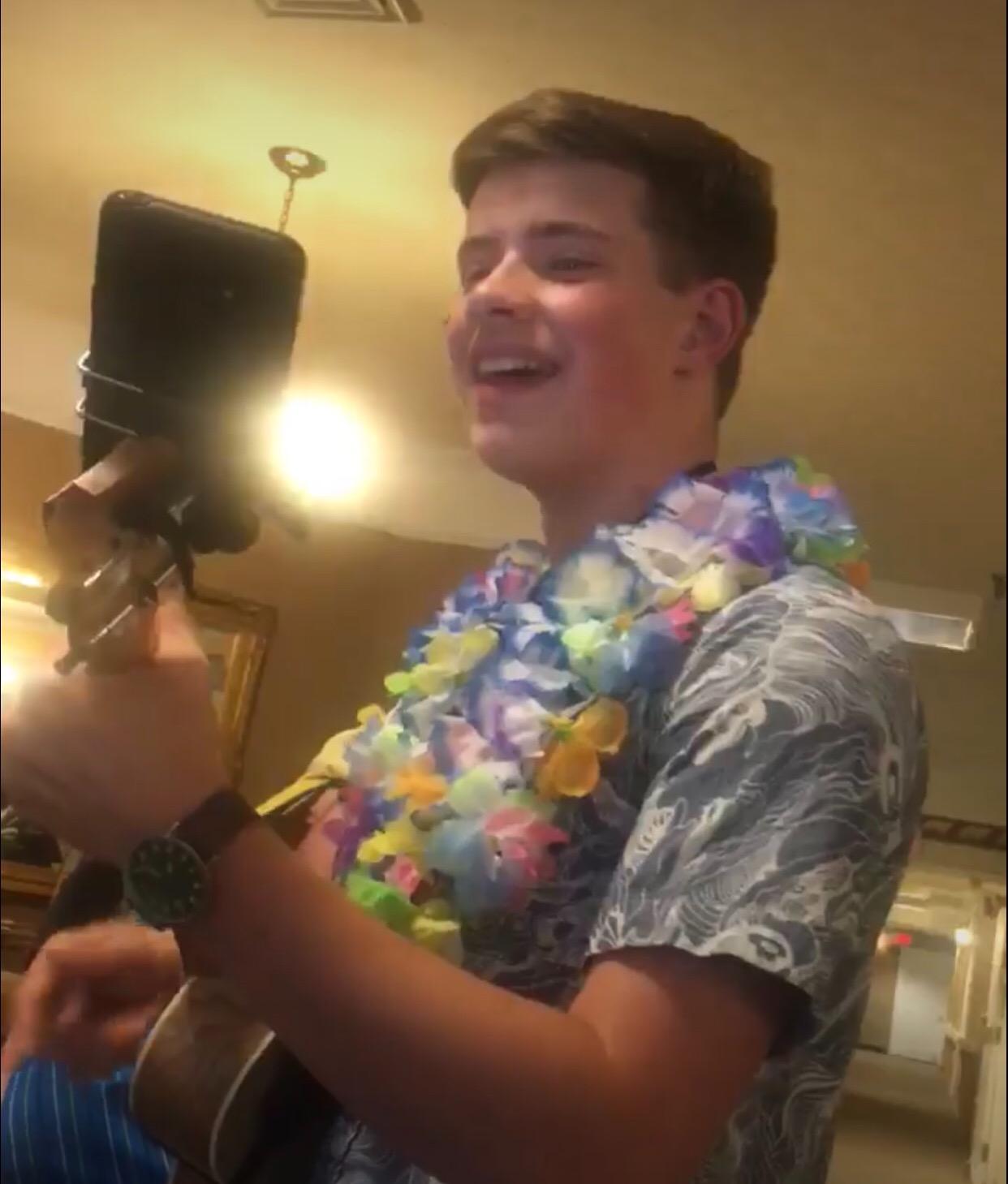 Smartphone Guitar Capo | Android and iPhone Compatible Dock Headstock Neck Clamp | Cell Phone Holder Aid Musicians | Electric or Acoustic Guitars - Customer Photo 1