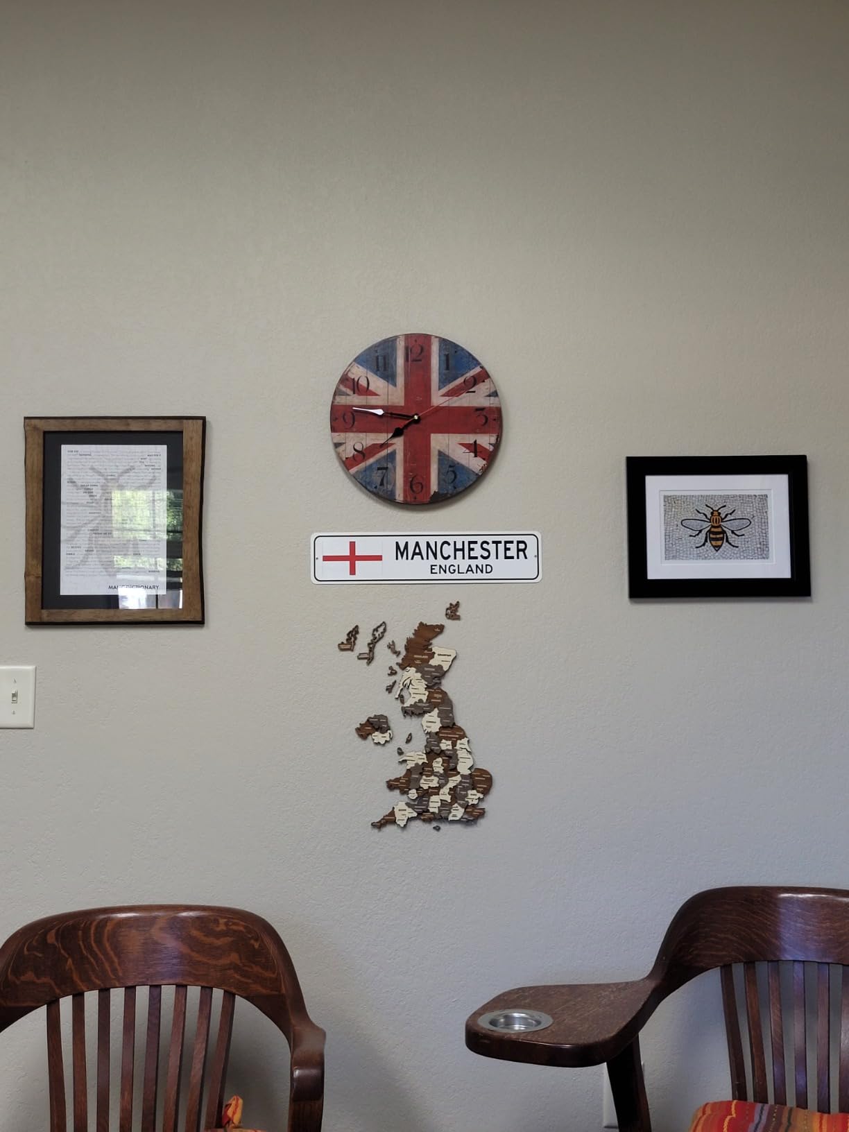 Telisha Wooden Wall Clock UK British Flag Union Jack Clock Retro Vintage Large Clock Home Decorative Country Non -Ticking Silent Quiet 14 Inch Gift - Customer Photo 1