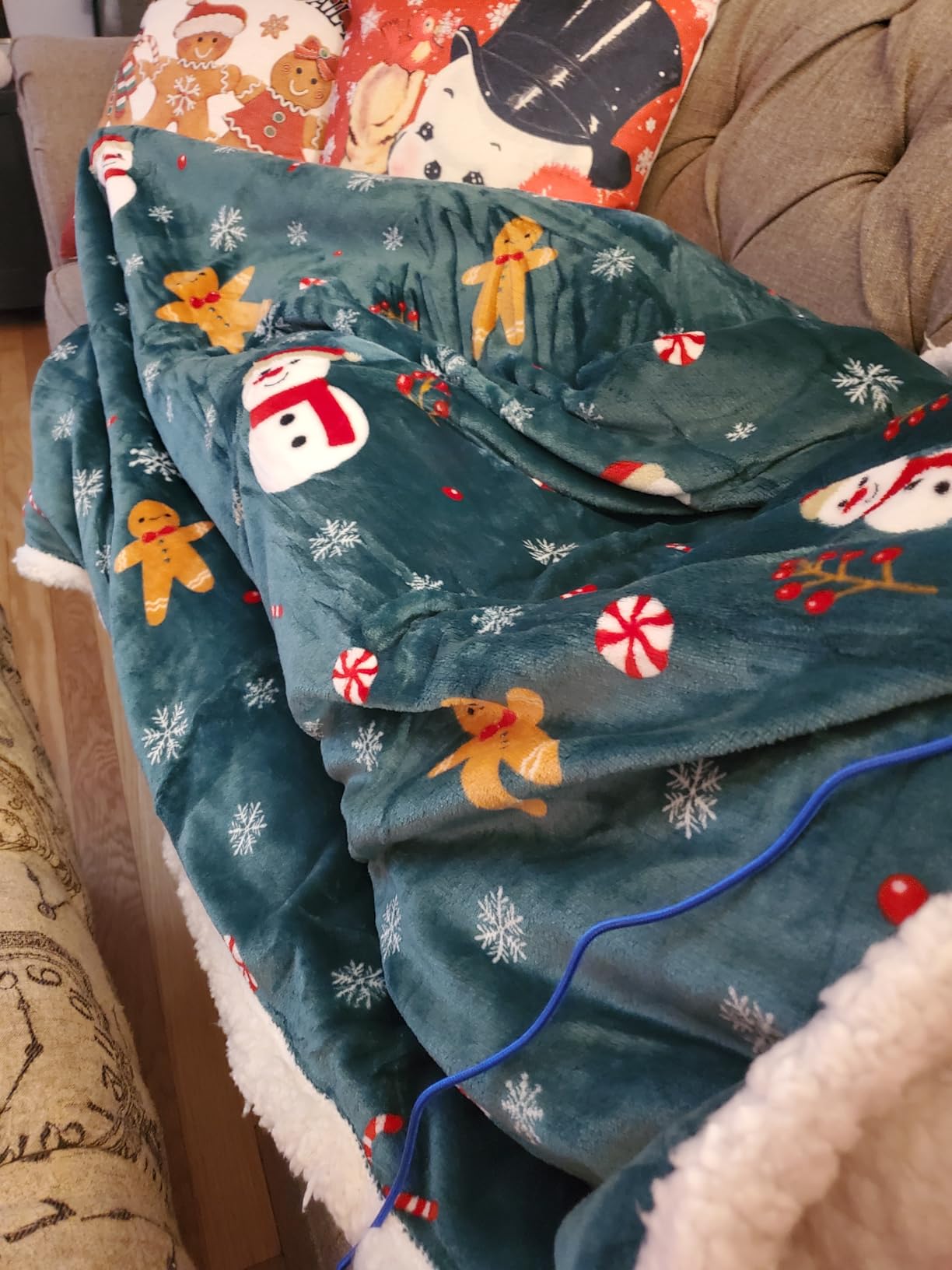 PAVILIA Melange Blue Sherpa Blanket Throw for Couch, Warm Soft Cozy Reversible Blanket Sofa Bed, Thick Plush Large Fleece Car Blanket, Decorative Home Room Decor Gifts Men Women, 50x60 Navy Blue - Customer Photo 2