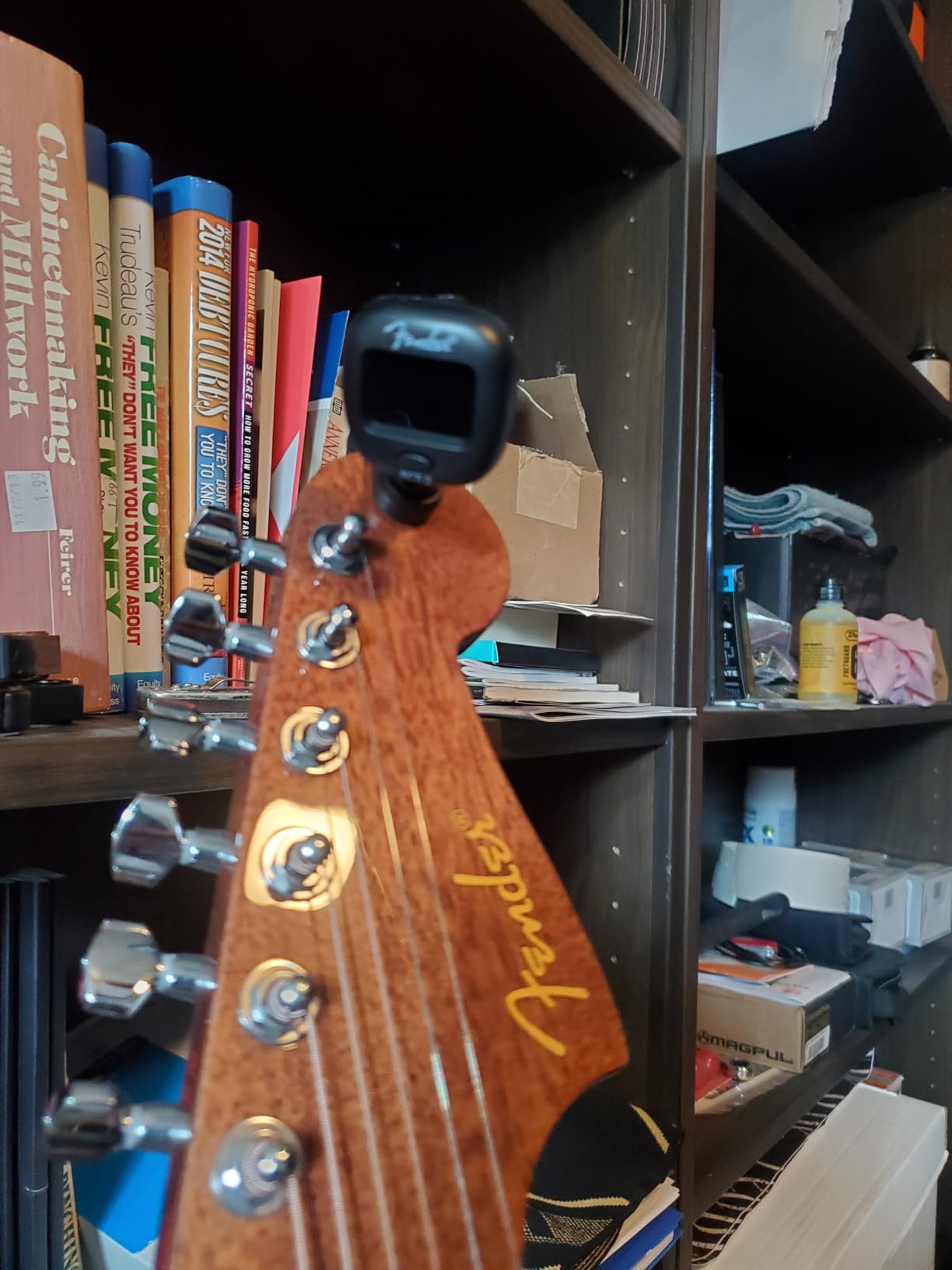 Fender FCT-2 Professional Clip-On Tuner - Customer Photo 1