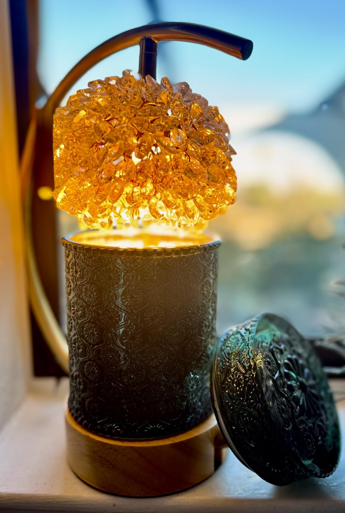 LA JOLIE MUSE Santal Himalayen Candle - Sandalwood, Fig & Amber |19 oz Large Wooden Wick Candle | Natural Soy Wax | 90 Hours Clean Burn - Customer Photo 2