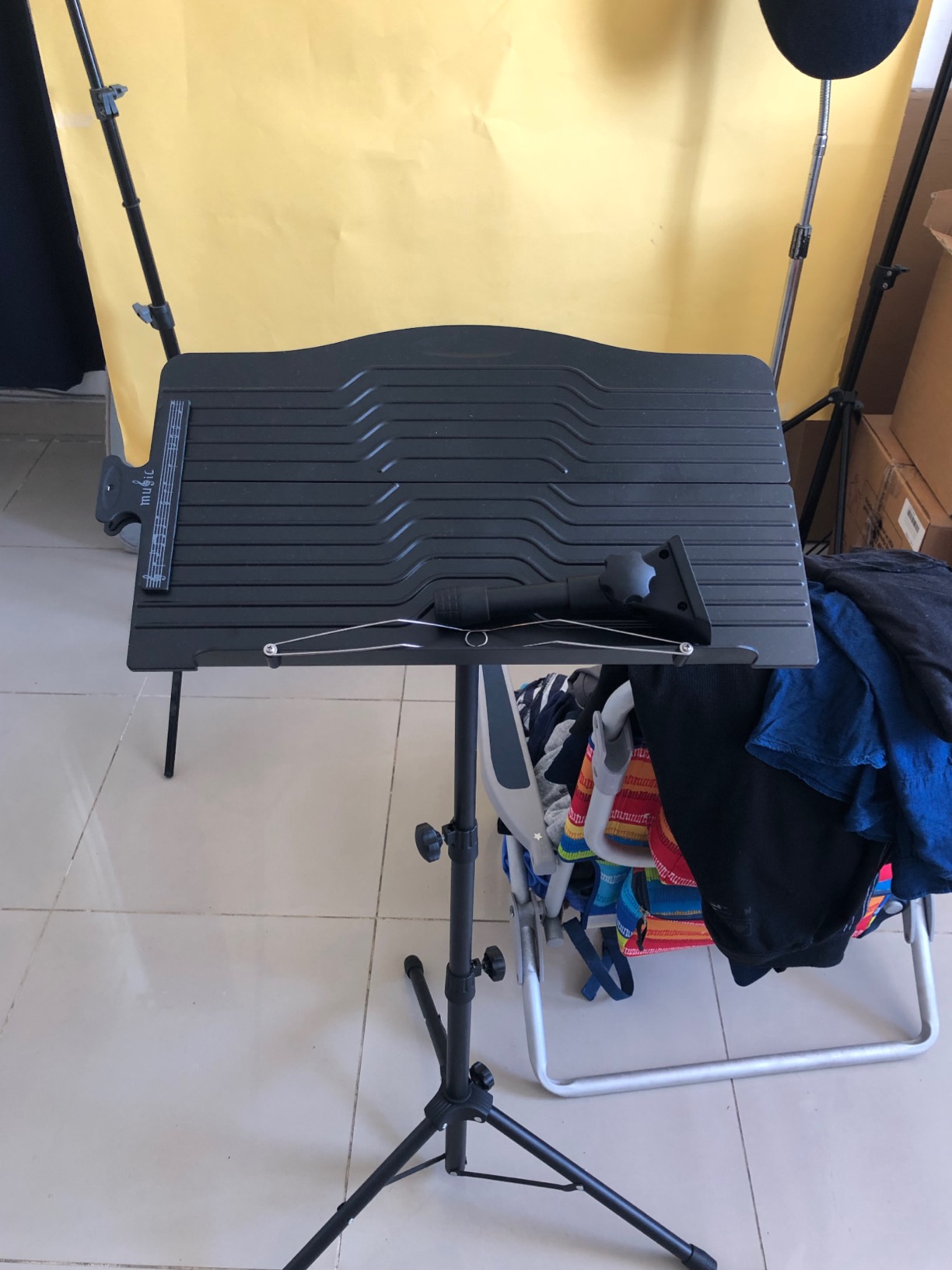 Donner Sheet Music Stand with Light, DMS-1 Portable Metal Music Stand, Tabletop Music Book Stand for Guitar, Ukulele, Violin Players - Customer Photo 1