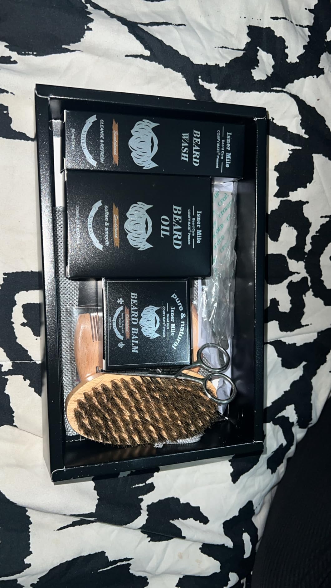 Isner Mile Beard Grooming Kit for Men Care: Trimming Sets with Beard Wash - Oil - Balm - Brush - Comb & Straight Razor, Birthday Christmas Gifts Mens Stocking Stuffers for Him Boyfriend Dad Husband - Customer Photo 1