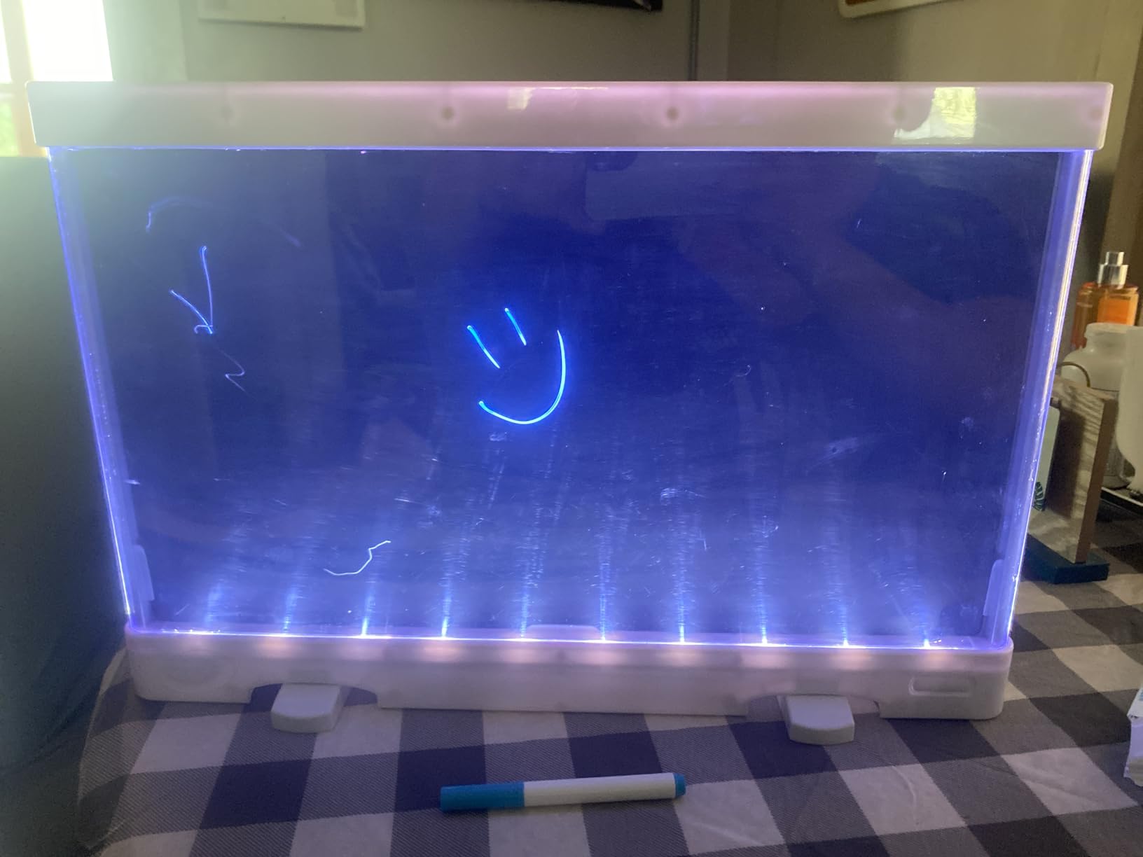 Crayola Ultimate Light Board - White, Kids Drawing Tablet, Holiday & Christmas Gifts, LED Drawing Board, Sketching Art Projector, Toys for Boys & Girls, 6+ - Customer Photo 1