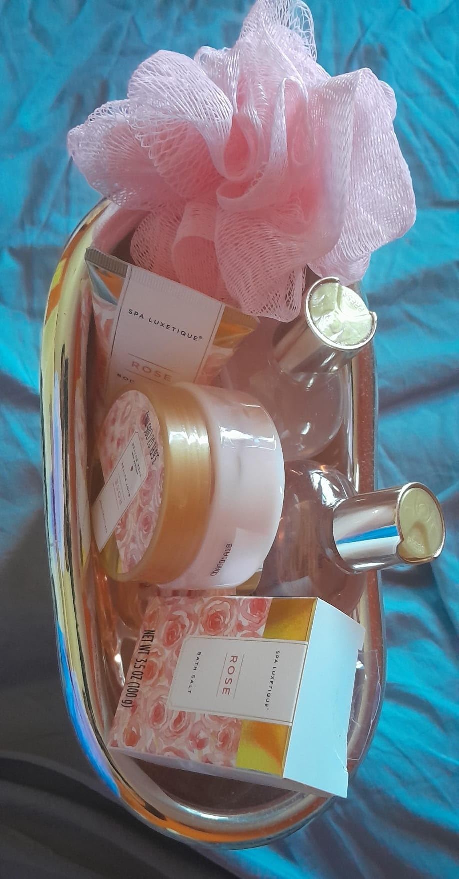 Spa Gifts for Women - Spa Luxetique Bath Baskets for Women, 8 Pcs Lavender Bath Sets with Bubble Bath, Lotion, Birthday Sets, Mothers Day Gifts for Mom, Christmas Gifts for Her Customer Review Spa Gifts for Women - Spa Luxetique Bath Baskets for Women, 8 Pcs Lavender Bath Sets with Bubble Bath, Lotion, Birthday Sets, Mothers Day Gifts for Mom, Christmas Gifts for Her - Customer Photo 1