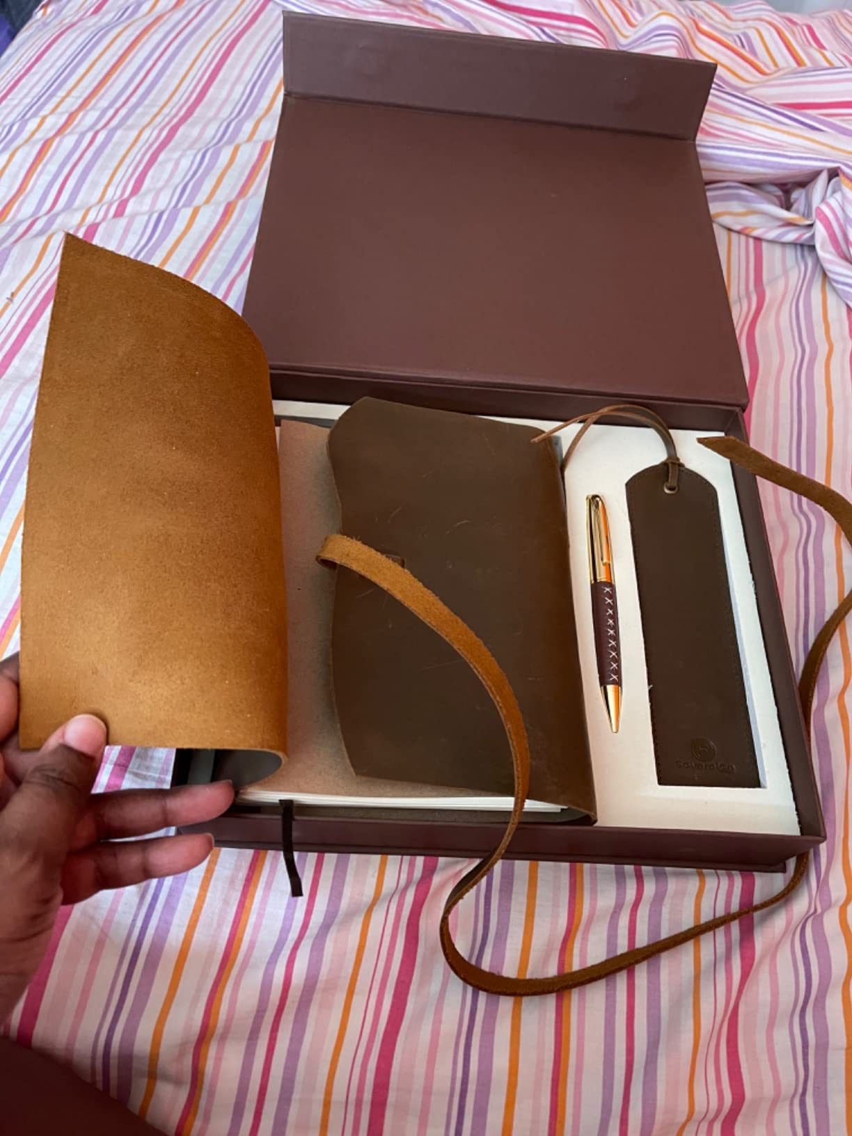 Leather Journal Gift Set with Antique Leather Bookmark + Pen, Handmade Writing Notebook 7x5 Inches Unlined Leather Bound Daily Notepad For Men For Women, Luxury Gift Box Diary for all ages - Customer Photo 1