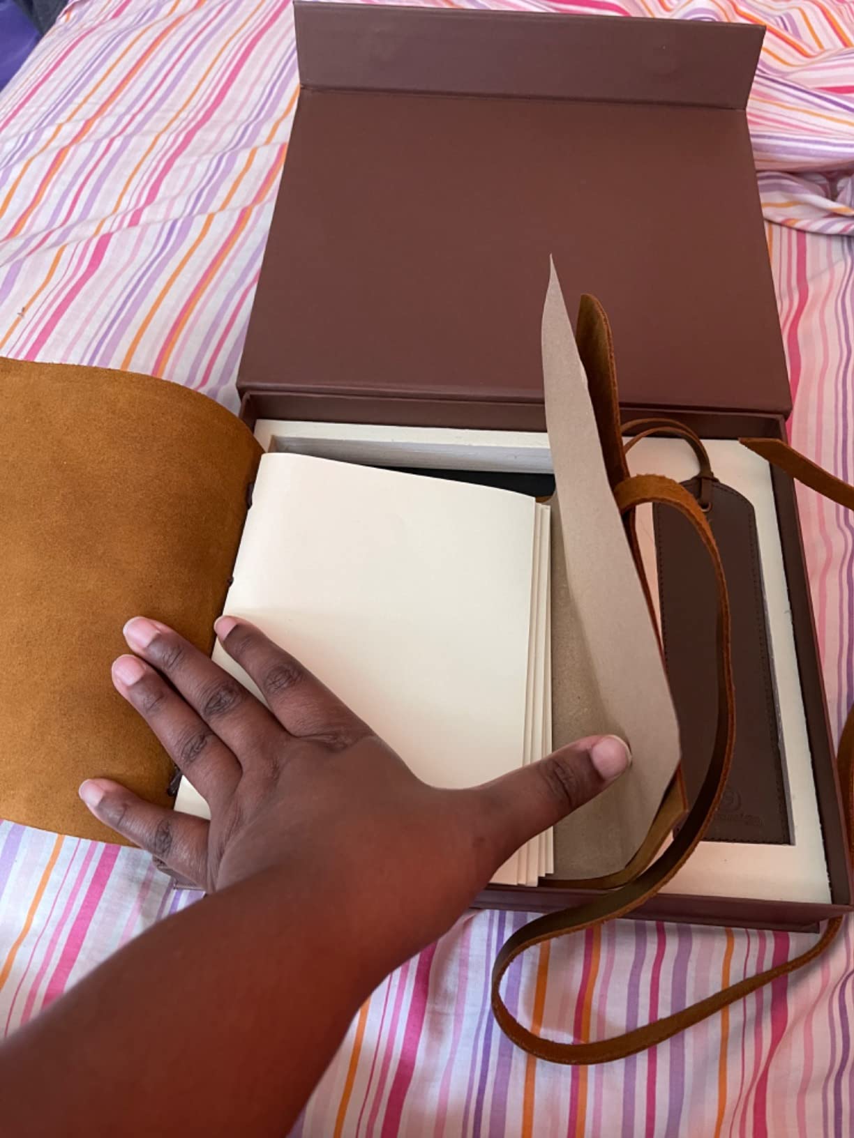 Leather Journal Gift Set with Antique Leather Bookmark + Pen, Handmade Writing Notebook 7x5 Inches Unlined Leather Bound Daily Notepad For Men For Women, Luxury Gift Box Diary for all ages - Customer Photo 2