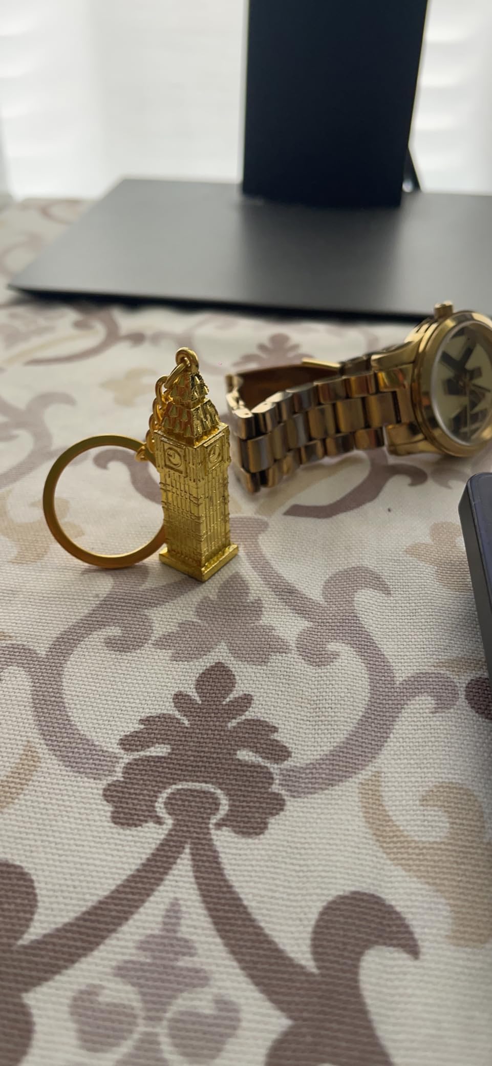 BOHS London Souvenir Gift - British Cultural Icons Landmark Die-cast Keychain Keyring - Small Metal Miniature Model (5 pcs) - Customer Photo 1